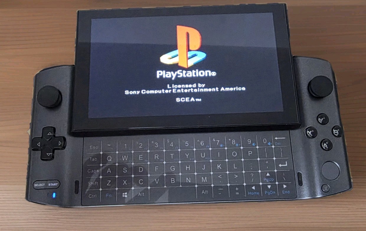 GPD win 3( i7-1195G7);SECREEN PROTECTOR, 2TB.