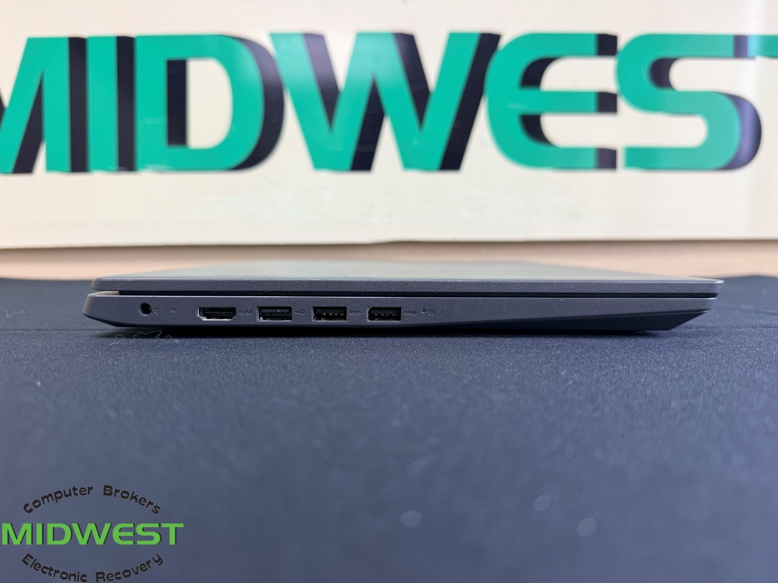 (Lot of 3) Lenovo V14-IIL i5-1035G1 1.0GHz 8GB 256GB SSD