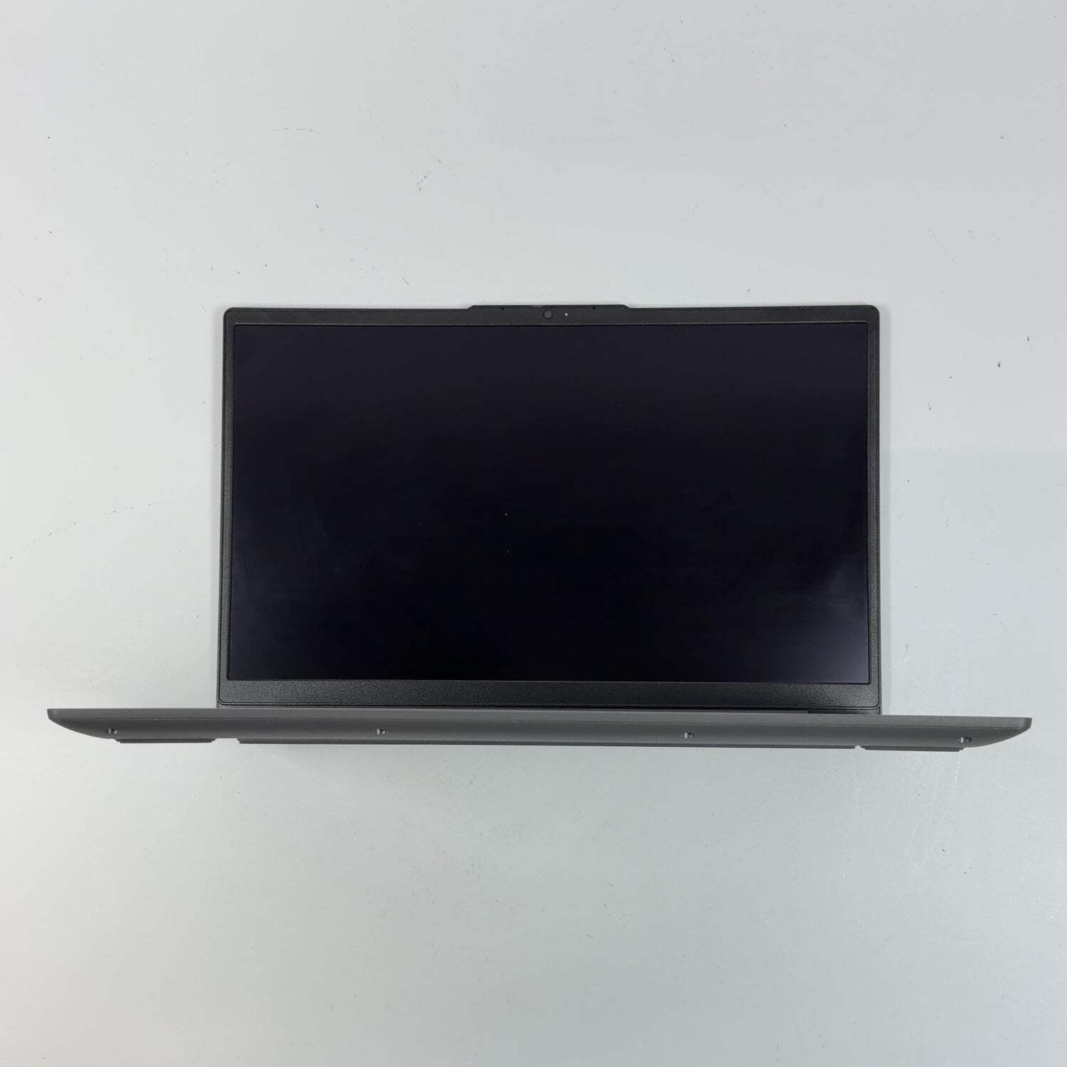 Lenovo IdeaPad Slim 3 15ABR8 15.3″ Ryzen 7 5825U 2.0GHz 16GB RAM 512GB SSD