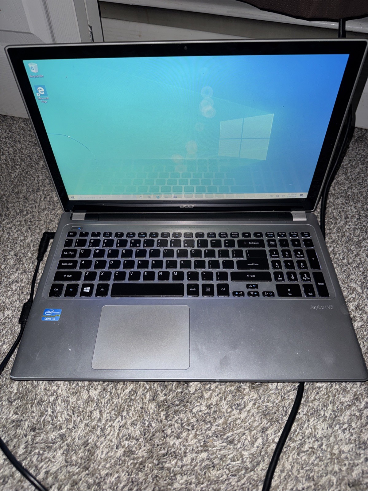 Cracked Acer Aspire v5-571P i3-3227U 1.9ghz 4GB RAM 500GB HDD Win 10 H For Parts