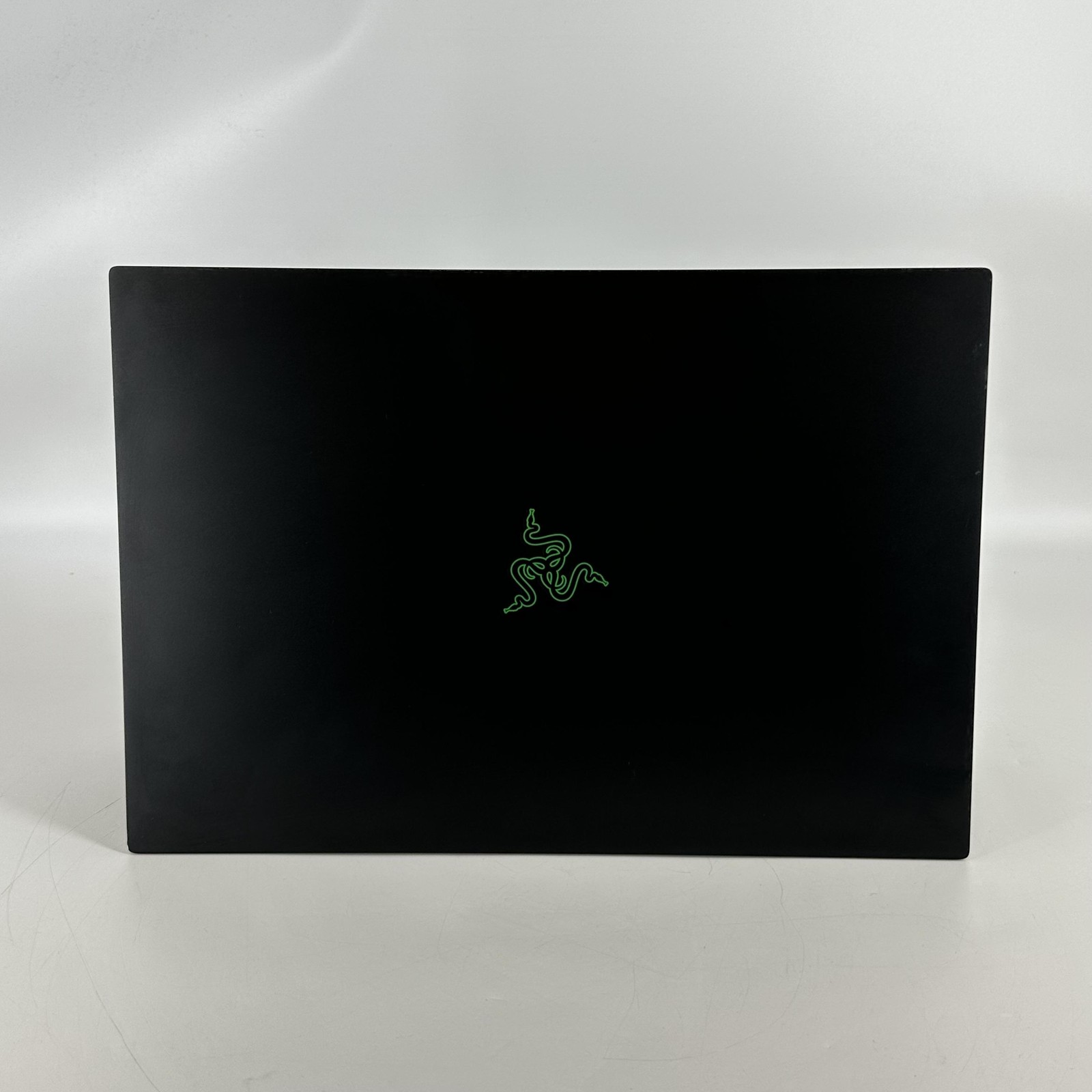 Razer Blade 18 240Hz QHD+ 2.2 GHz i9-14900HX 96GB 2TB/1TB RTX 4080 Excellent