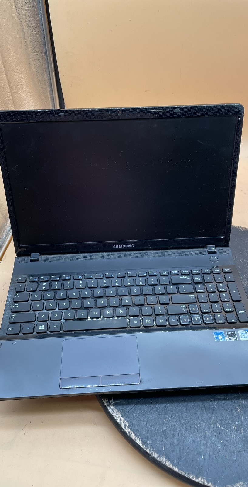 Dell Latitude D630 14.1” & Samsung NP300E5C 15.6” No HDD for Parts/Repair