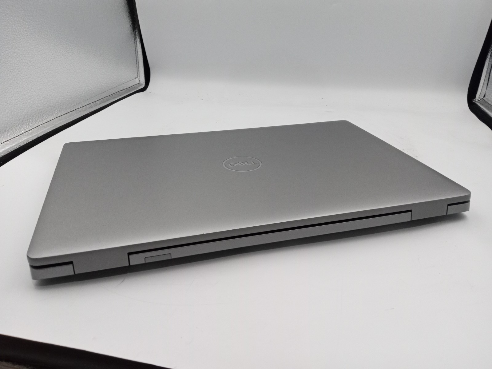 Dell Latitude 5520 15″ Intel Core i5-1145G7 4GB RAM 256GB SSD Windows 11 -RR