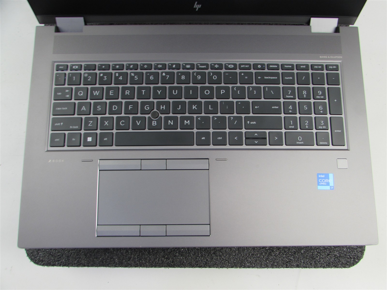 HP ZBOOK FURY 17 (G8) CORE I7-11850H 1TB SSD 32GB RAM RADEON PRO W6600M NO O.S