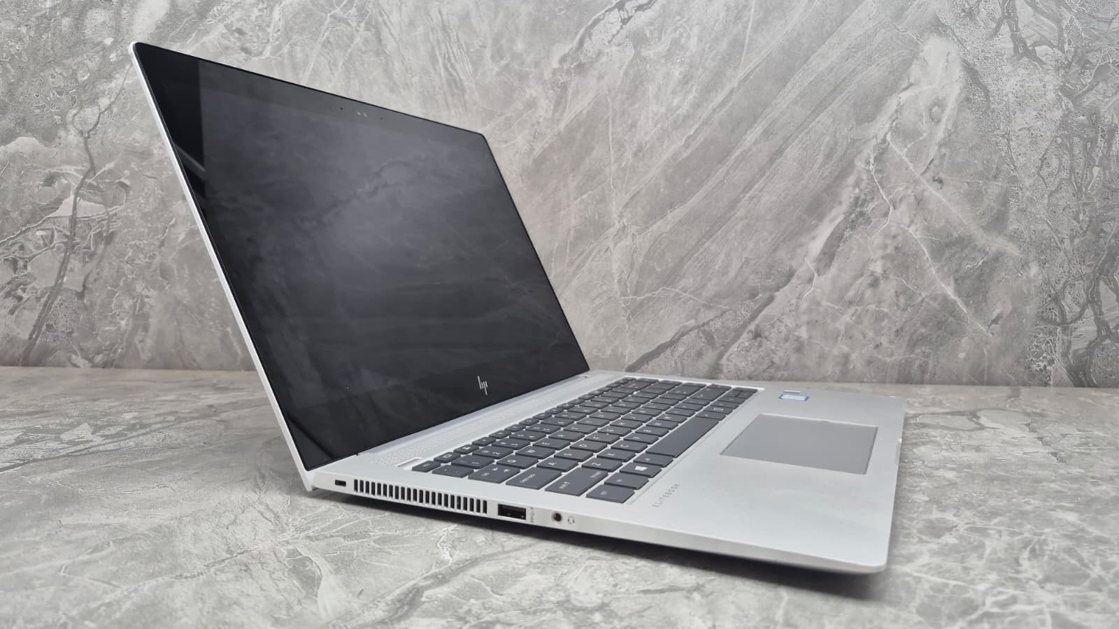 HP EliteBook 1040 G4 14” Touch – i7-7600 16GB RAM 512GB SSD HDMI USB C W11 Pro