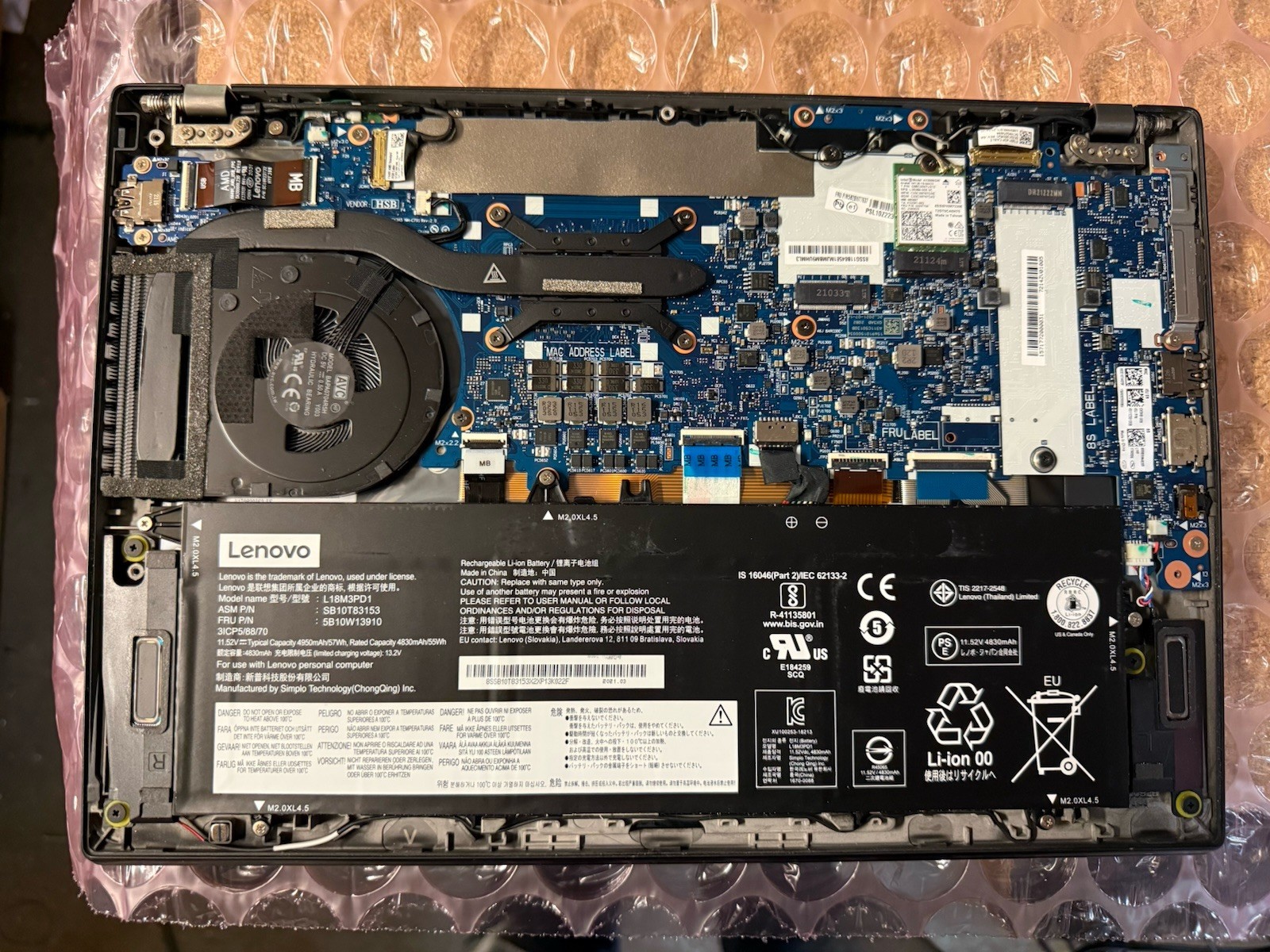 Lenovo ThinkPad T14s Gen 1 w/ AMD Ryzen 5 Pro 4650U 2.1 GHz 8GB RAM No OS/AC/SSD