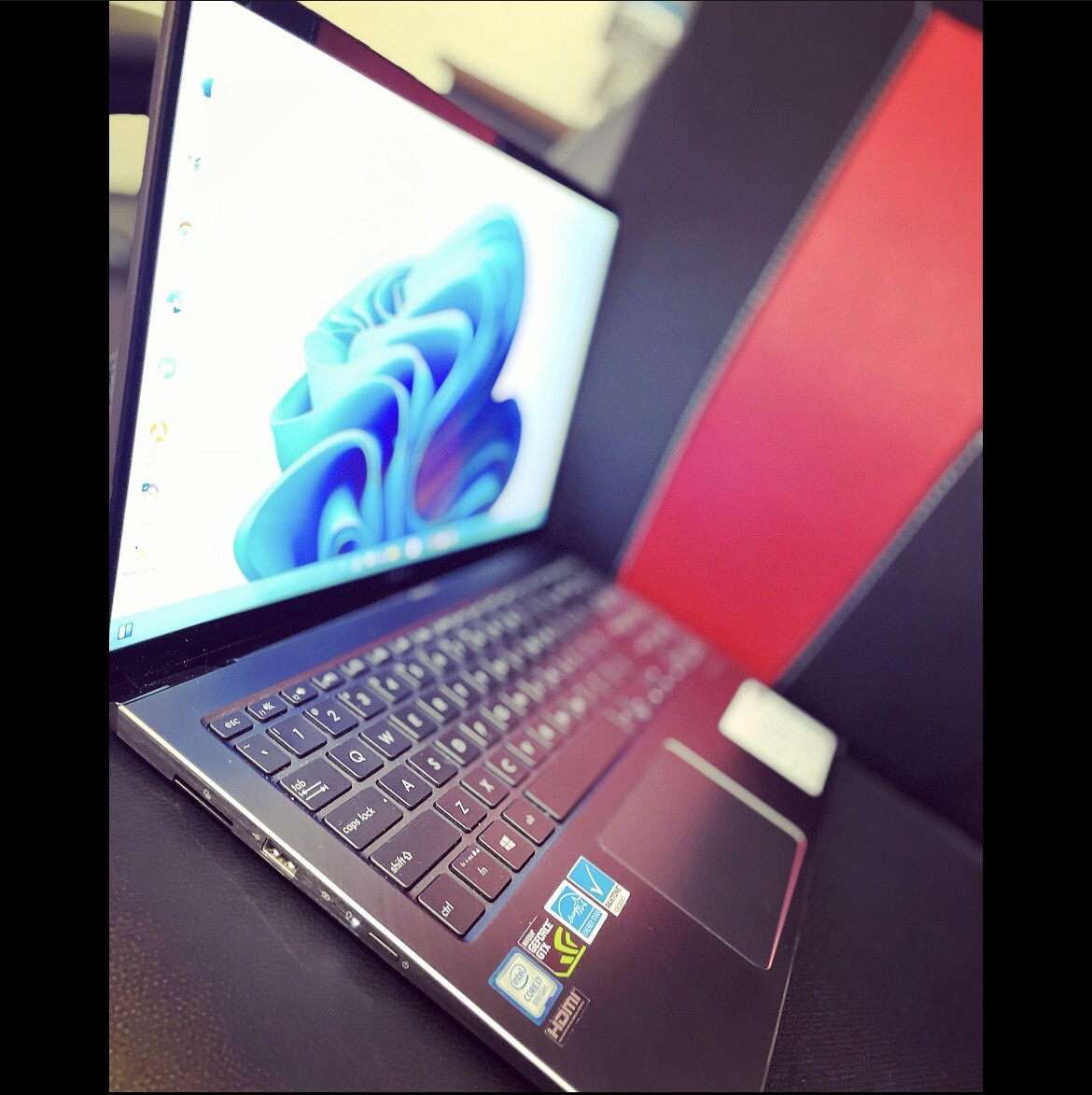 Asus 15.6 Inch Laptop Core7 8th 4K Ultra HD Touch Screen 16GBRam NvidiaGraphics
