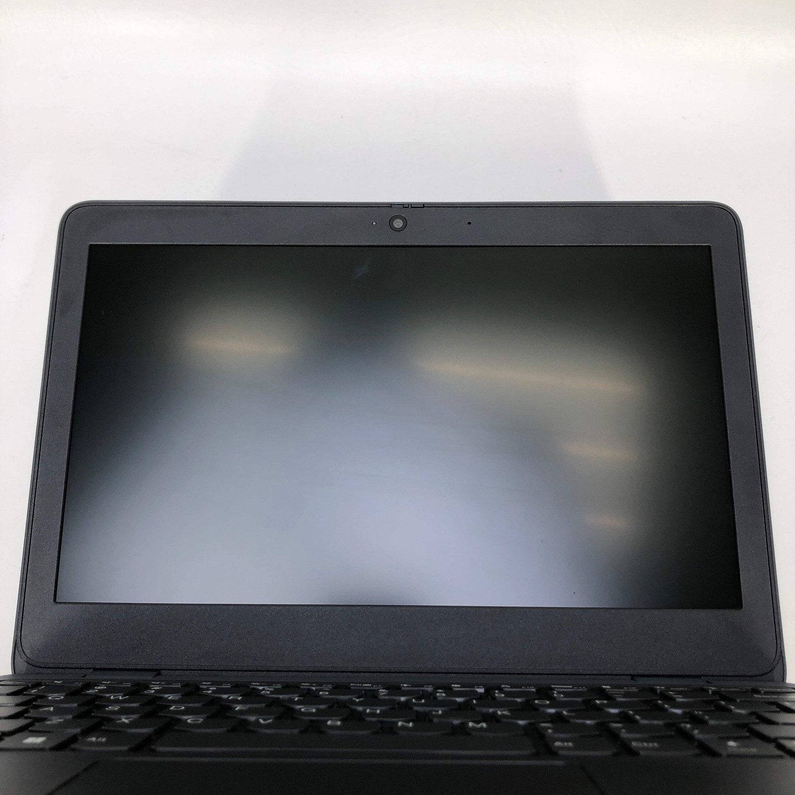 Broken Lenovo 100w Gen 4 11.6″ N100 0.8Ghz 4GB RAM 128GB SSD /Bad Battery