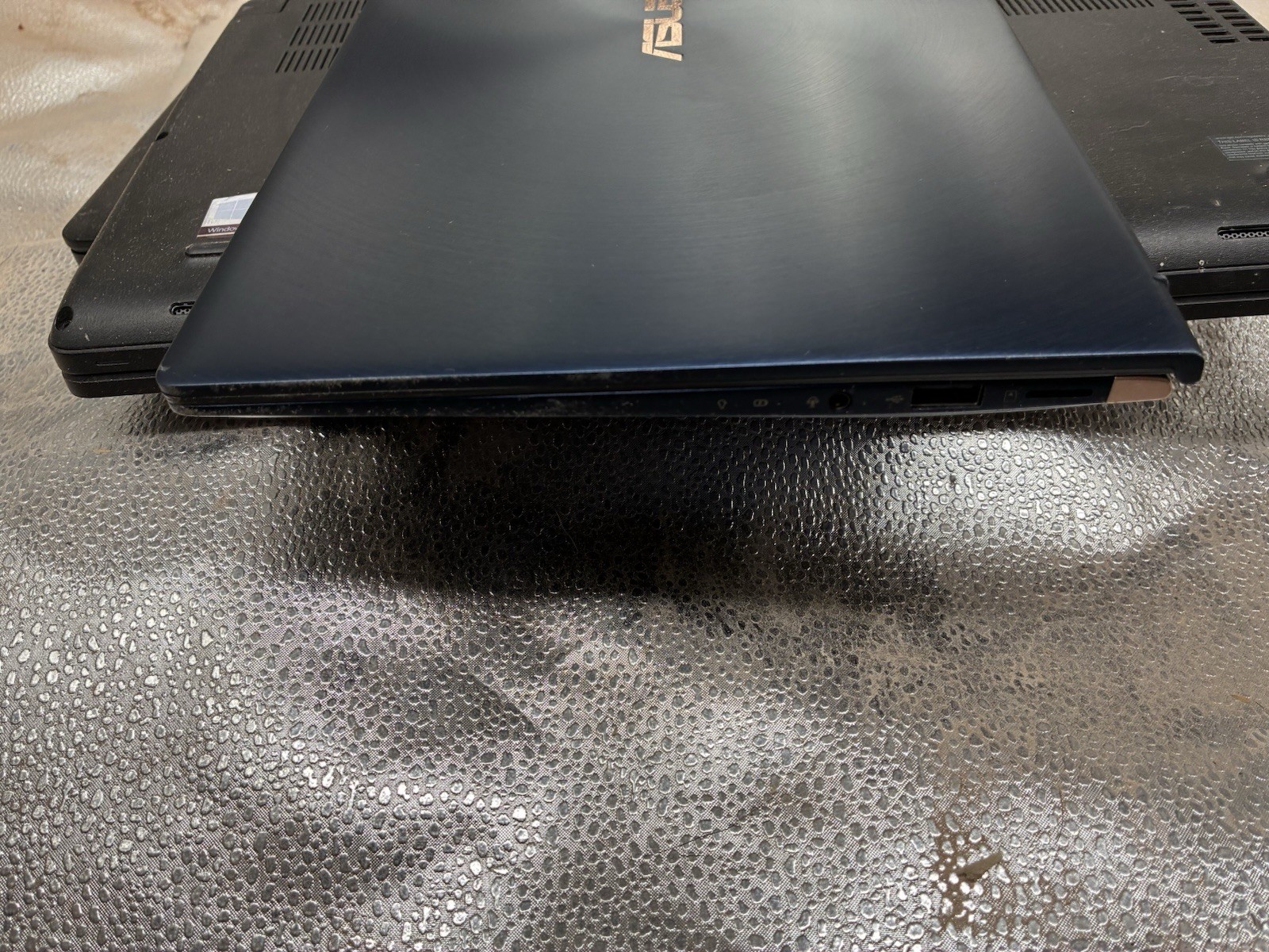 ASUS ZenBook UX433FA i7-8565U 1.80 GHz 16GB RAM 512GB SSD