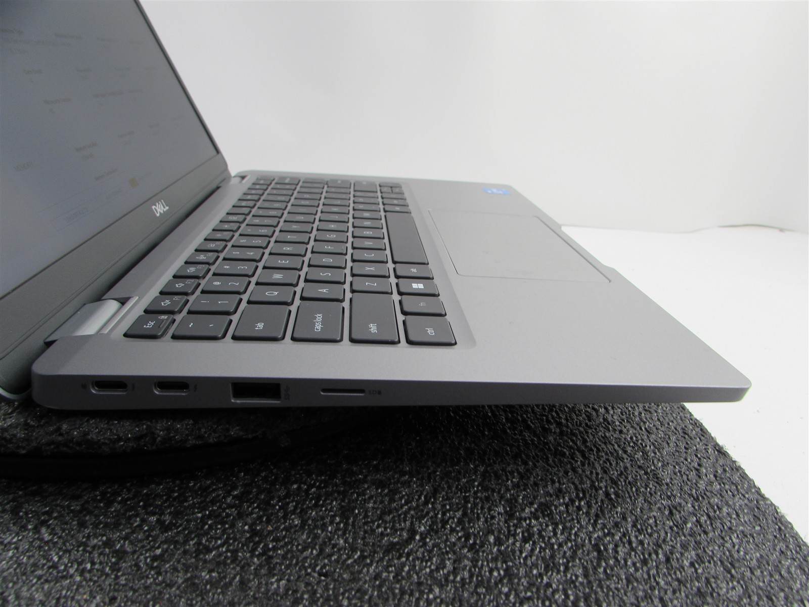 DELL LATITUDE 5320 (LAPTOP) TOUCHSCREEN I5-1145G7 512GB SSD 16GB RAM NO O.S