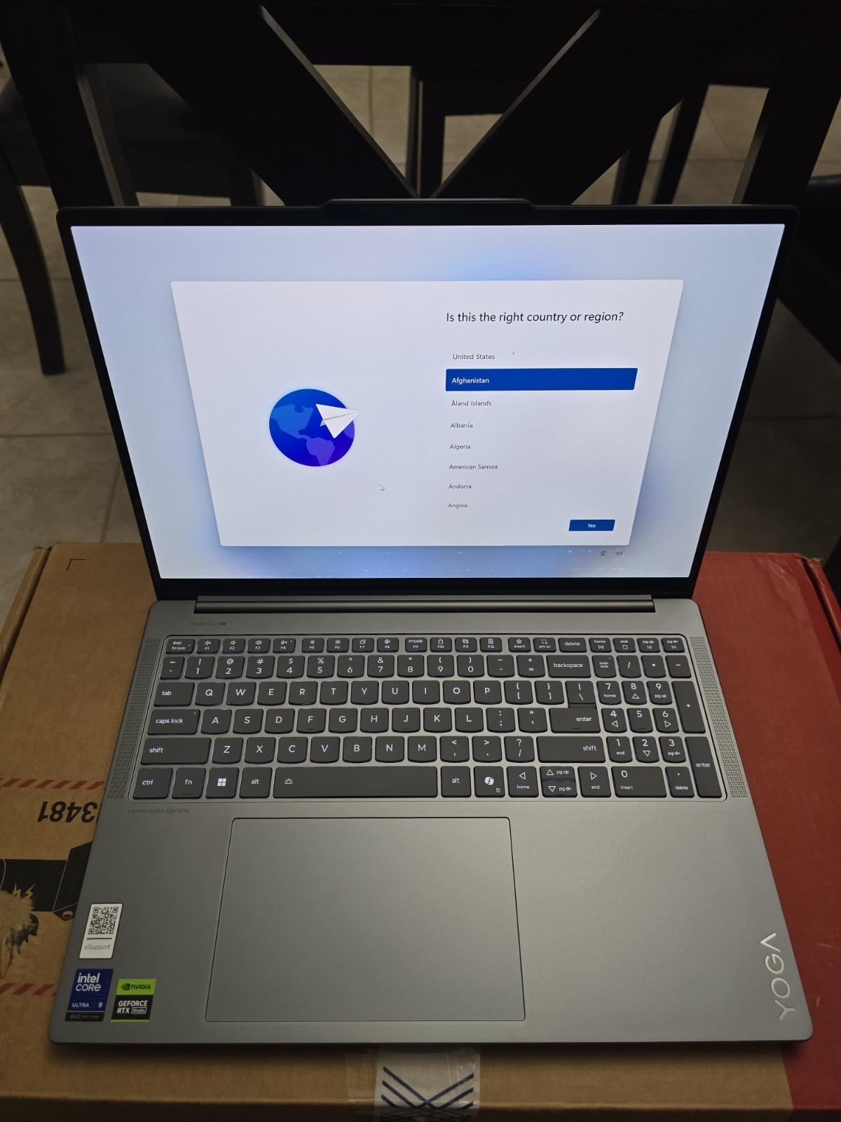 Lenovo Yoga Pro 9i Aura Edition 16″ OLED Ultra 9 285H 32GB 1TB RTX 5060 Laptop