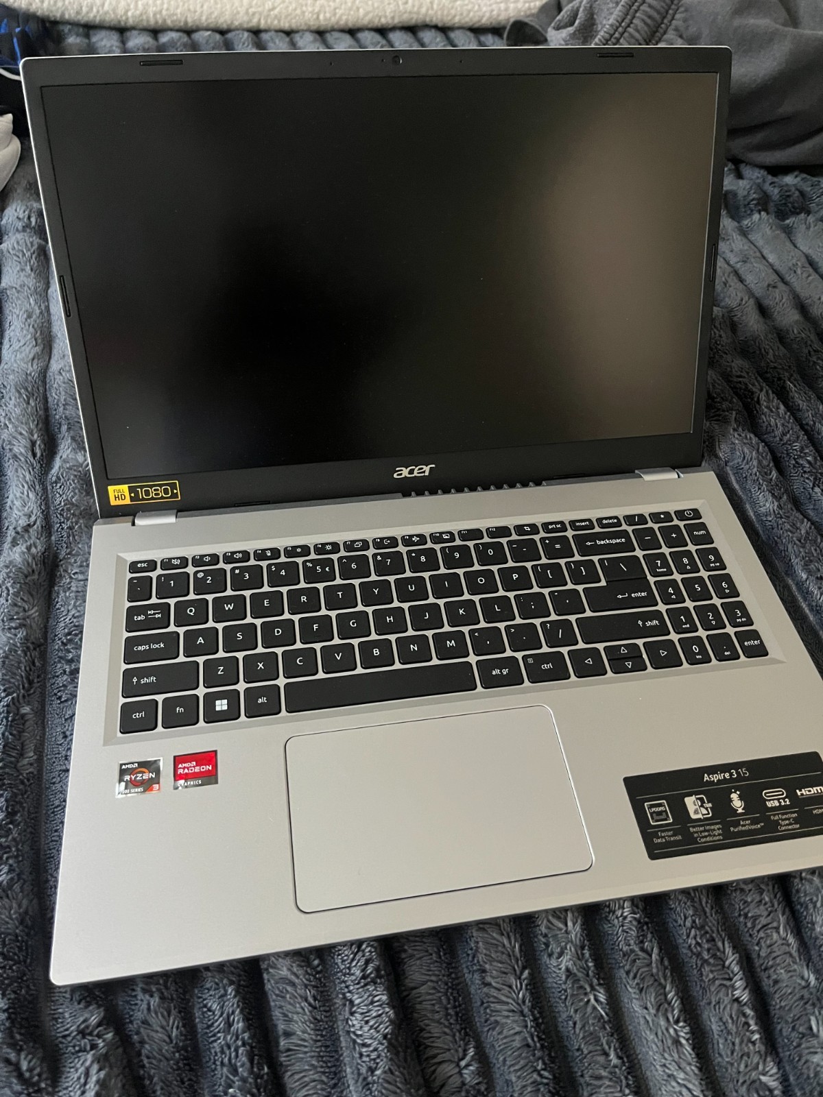 Acer Aspire 3 – 15.6″ Full HD | Ryzen 3 7320U | 8GB RAM | 256GB SSD |