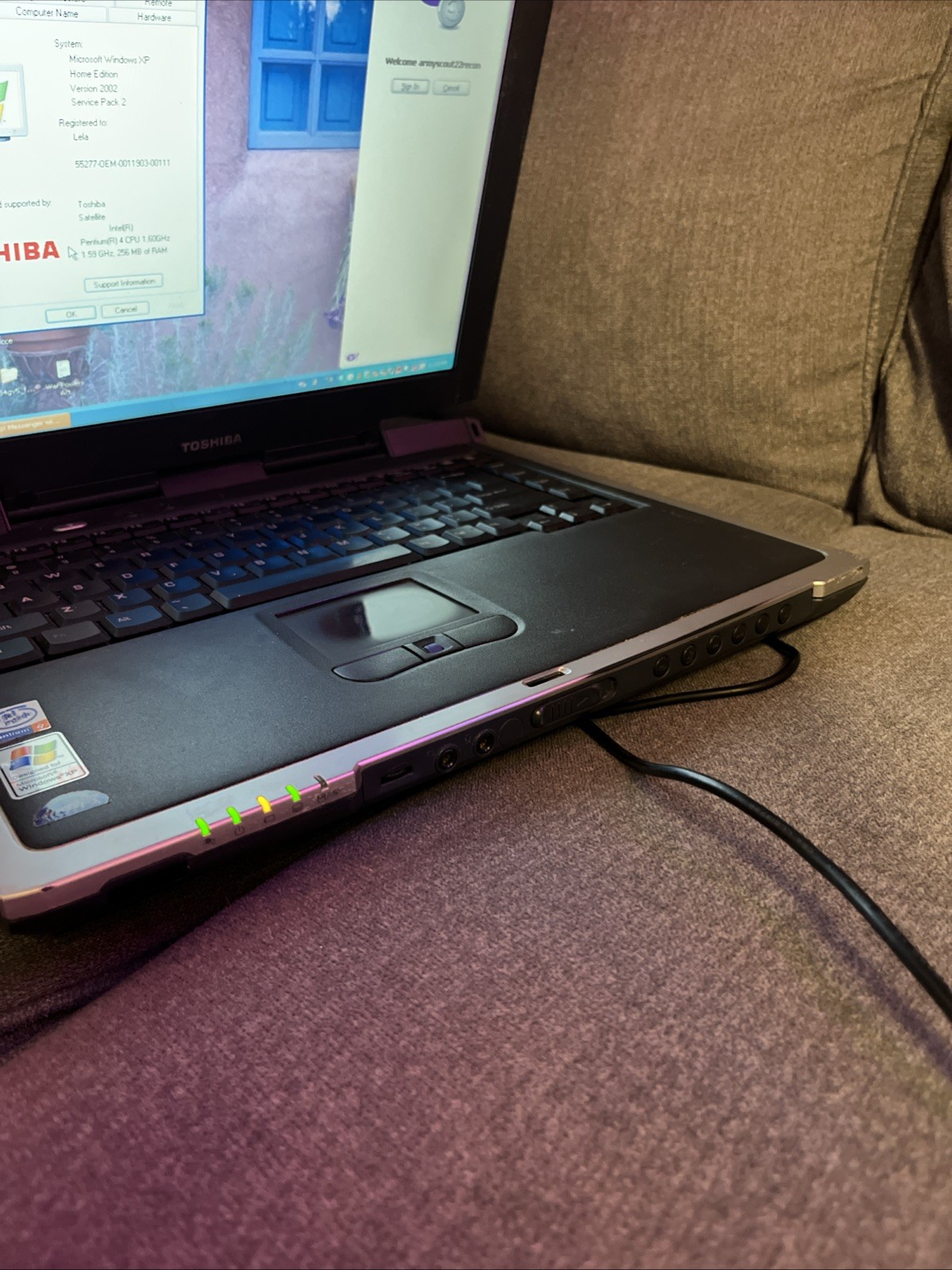 Vintage Laptop Toshiba Satellite 2405 Windows XP, Pentium 4, 256MB RAM, WORKS