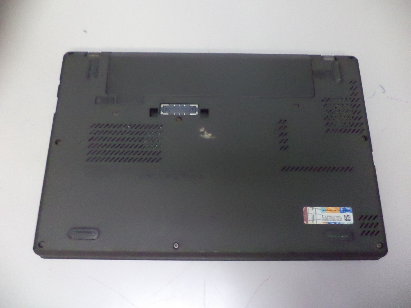 Lenovo ThinkPad X240 12.5″ i7-4600U 2.1GHz 8GB/320GB Webcam Laptop [No OS/AC]