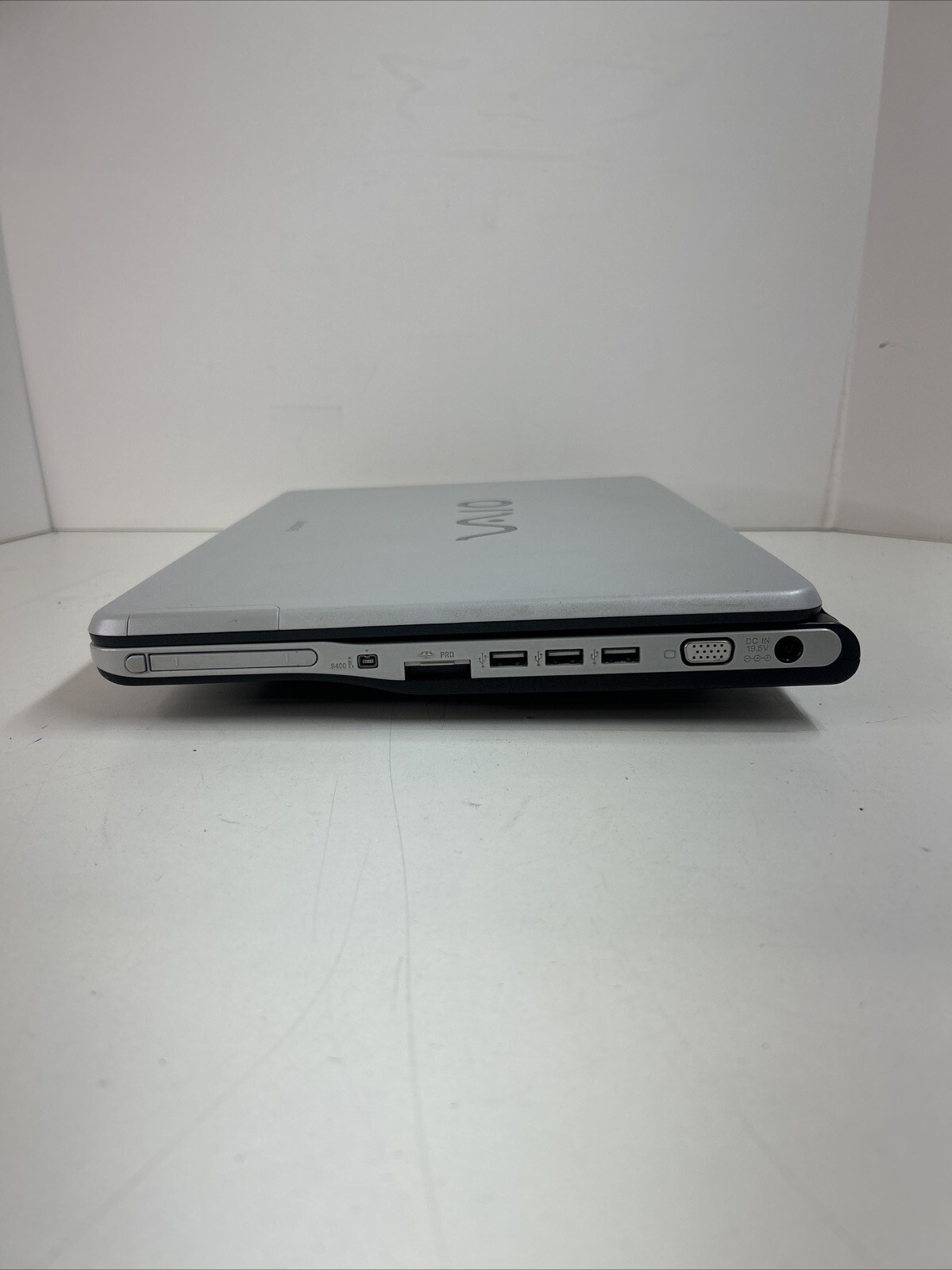 Sony Vaio VGN-FS715 Intel Celeron M370 1.50 GHz 512MB Ram 60GB HDD Win XP
