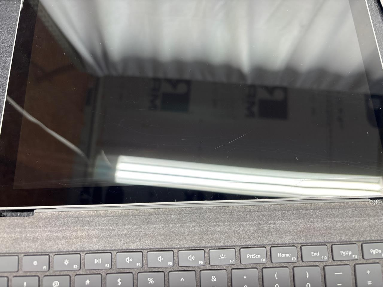 Scratched screen Microsoft Surface Pro 7+ plus i7,16GB,512 SSD,11th Gen 1165G7