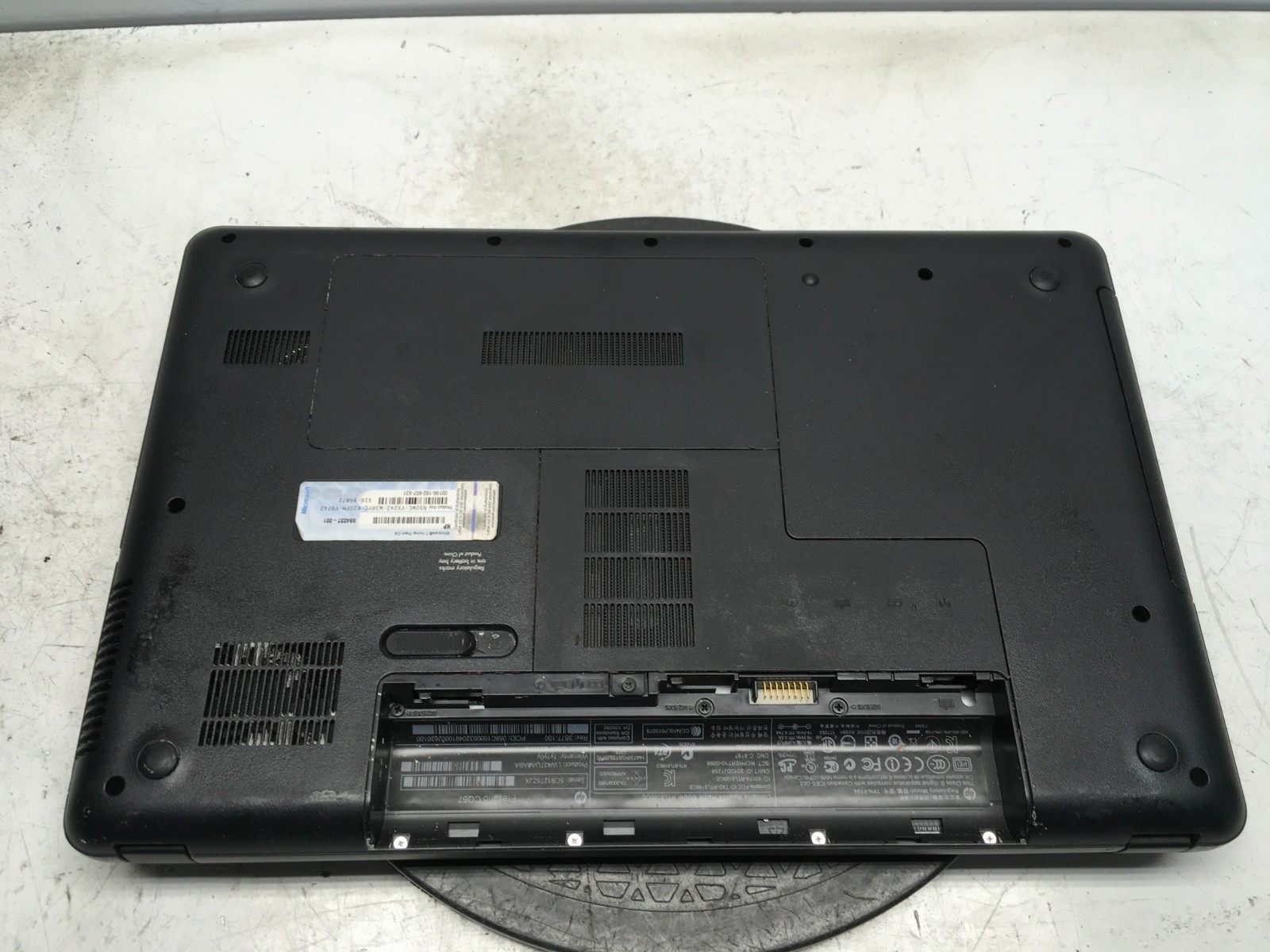 Compaq Presario CQ57 AMD C-50 1000MHz 2 GB NO HDD