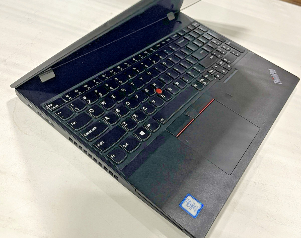 Lenovo ThinkPad P52s i7-8650U 16 GB 512 GB SSD Quadro P500 FHD Laptop No OS