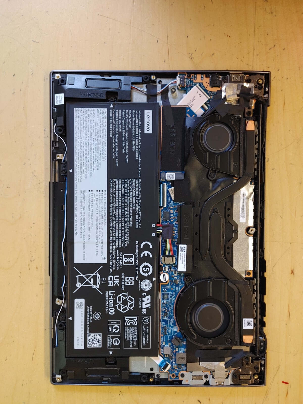 Lenovo ThinkBook 13s G4 Core i5-1240P @ 2.11GHz, 8GB RAM, NO SSD ,FOR PARTS / Re