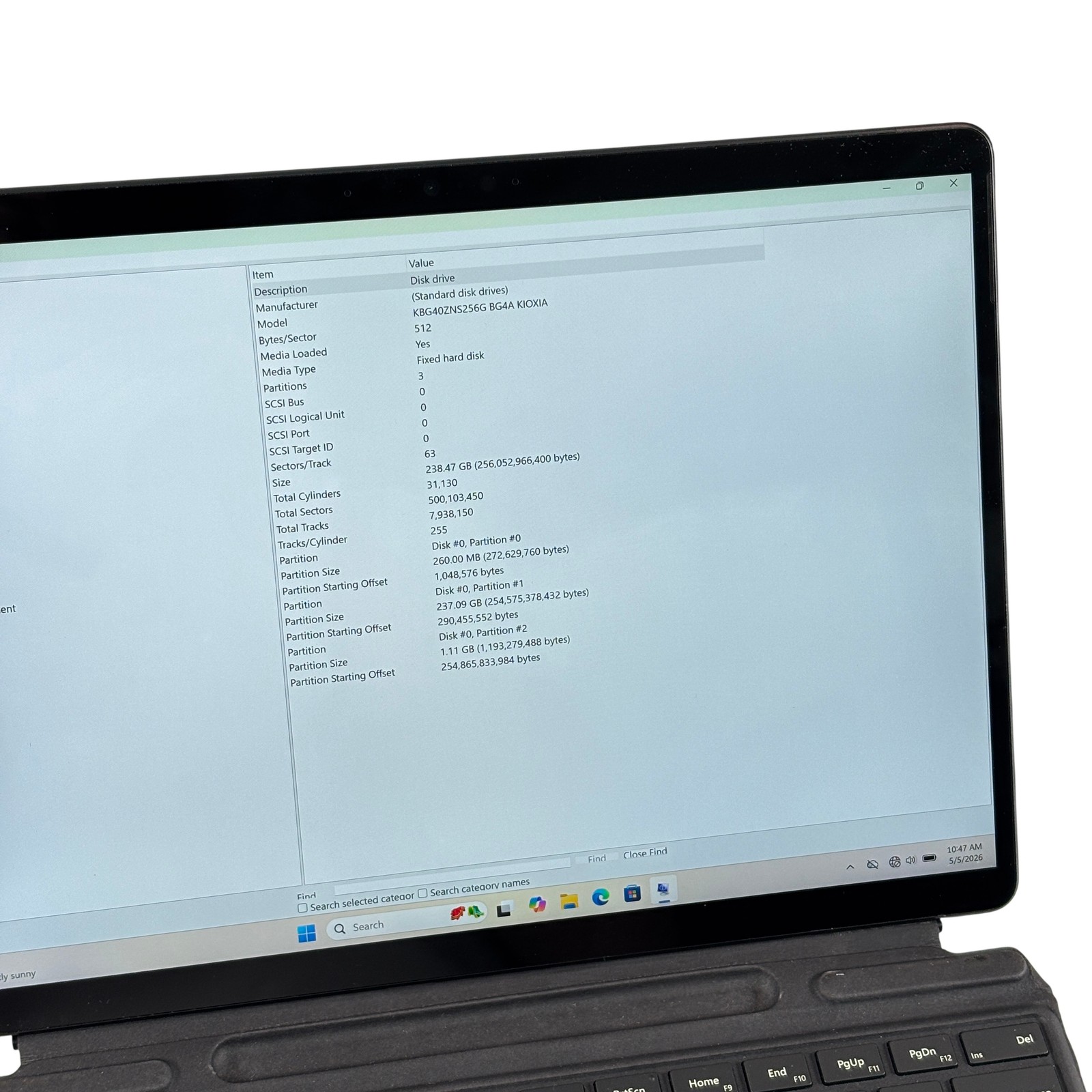 Microsoft Surface Pro 8 1983 Win 11 Core i5-1135G7 2.4GHz 8GB RAM 256GB SSD 13″