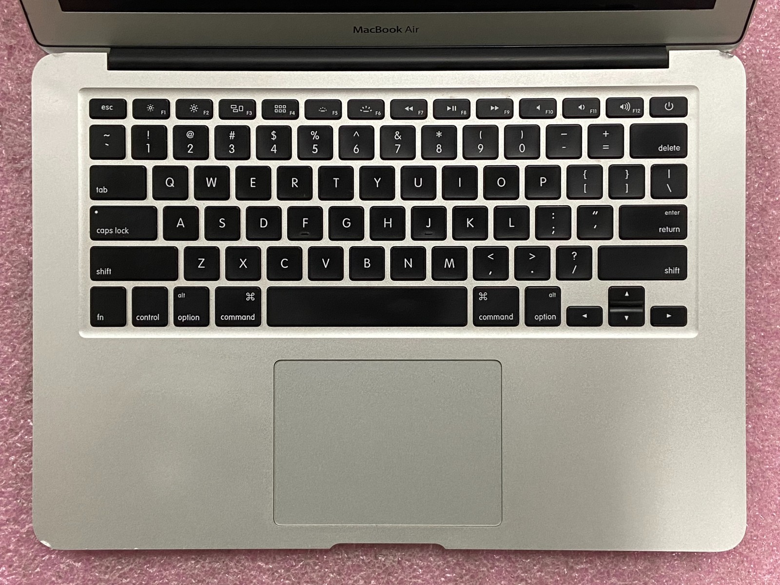 Apple MacBook Air 2017 A1466 13.3″ i5-5350U 8GB RAM 128GB SSD *Read* – CLP32A