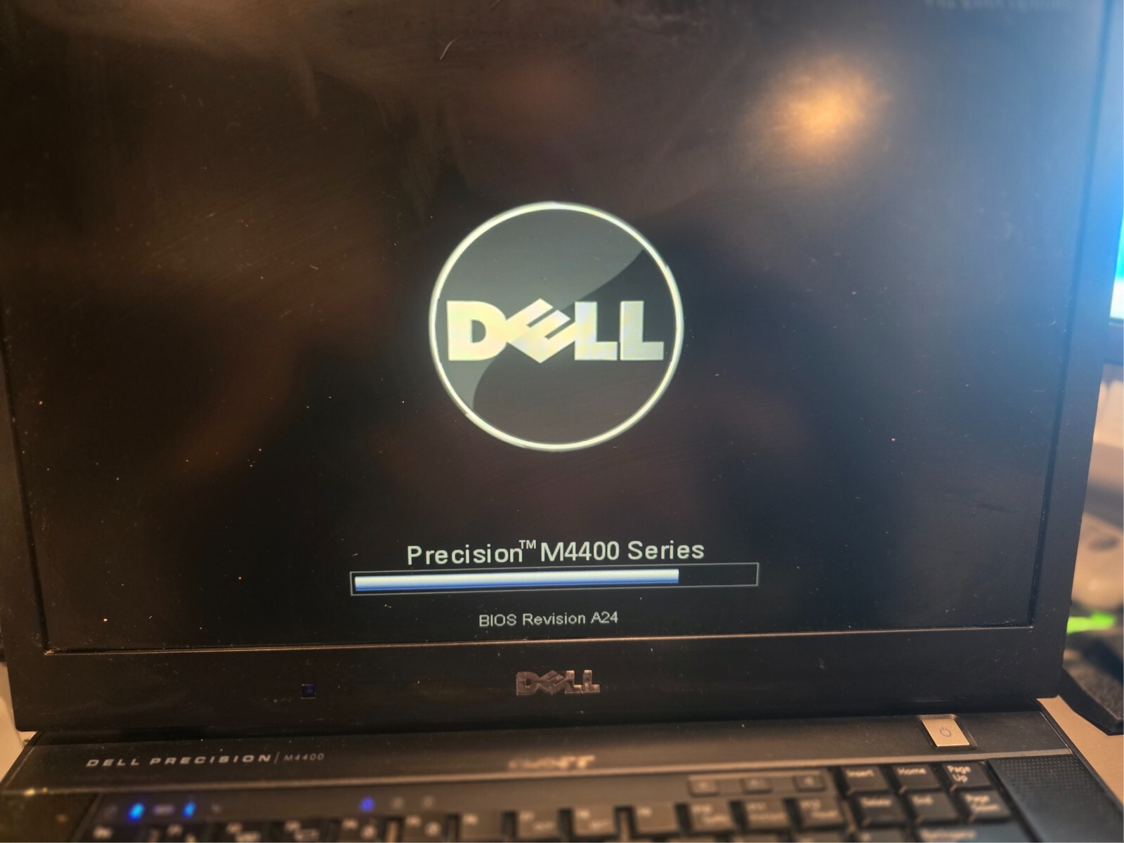 Dell Precision M4400 15″ Laptop 4GB 150GB Windows 7 FX770M Docking Station