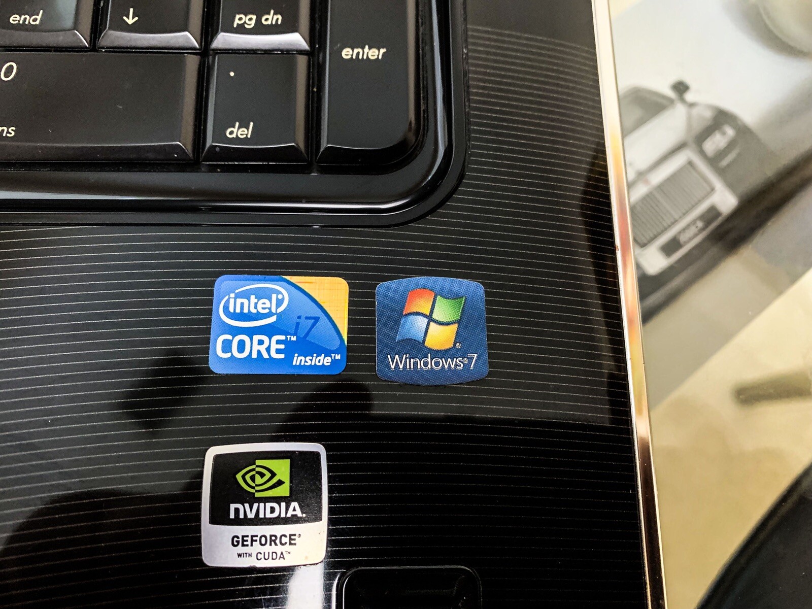 HP PAVILION DV8 -18.6” HD Screen Intel Processor