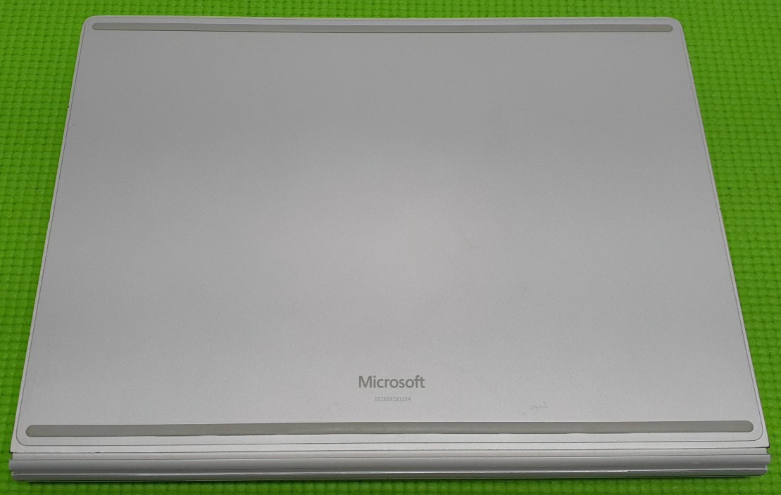 Microsoft Surface Book 2 i5-7300U 8GB RAM 256GB SSD WIN11 -no ac