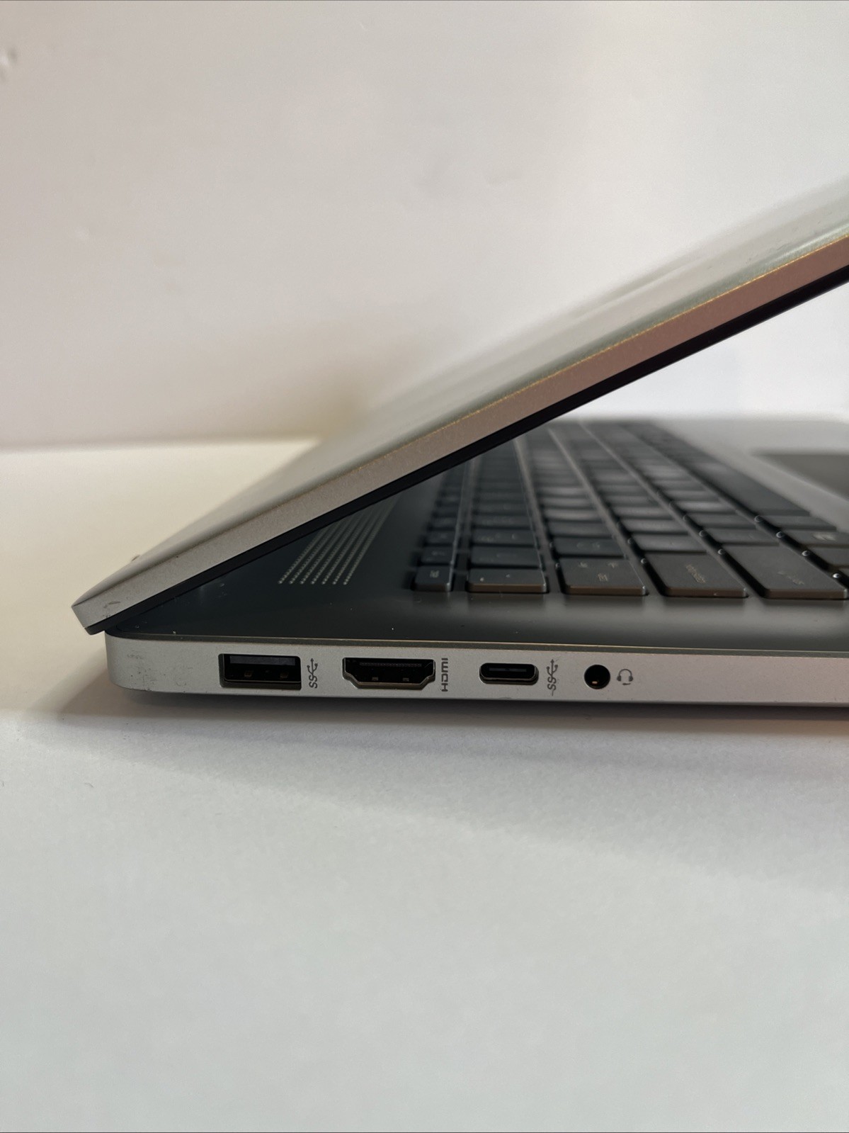HP Laptop 17-cn0xxx 17″ i3-1125G4 2.00GHz 8/256GB Win11H UHD 1600×900 #308/312