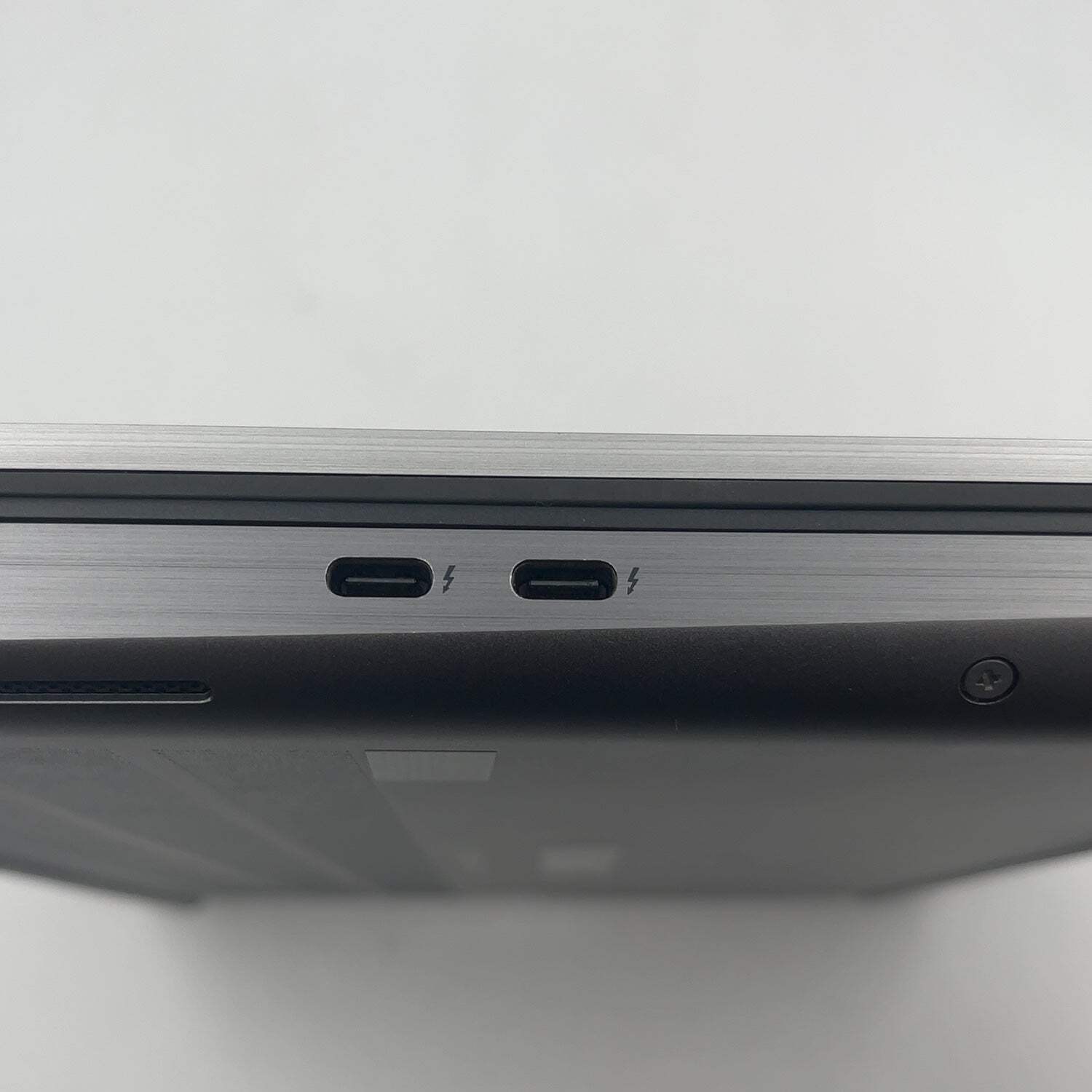 Dell Precision 7550 15.6″ i7-10750H 2.6GHz 16GB RAM 1TB SSD Quadro T1000