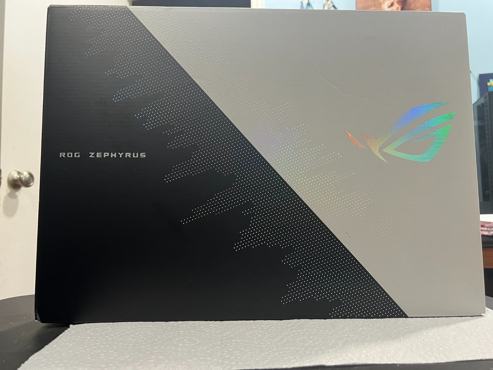 ASUS ROG Zephyrus G16 16″ (512GB SSD, Intel Core i7 13th Gen., 4.90GHz, 16GB,…