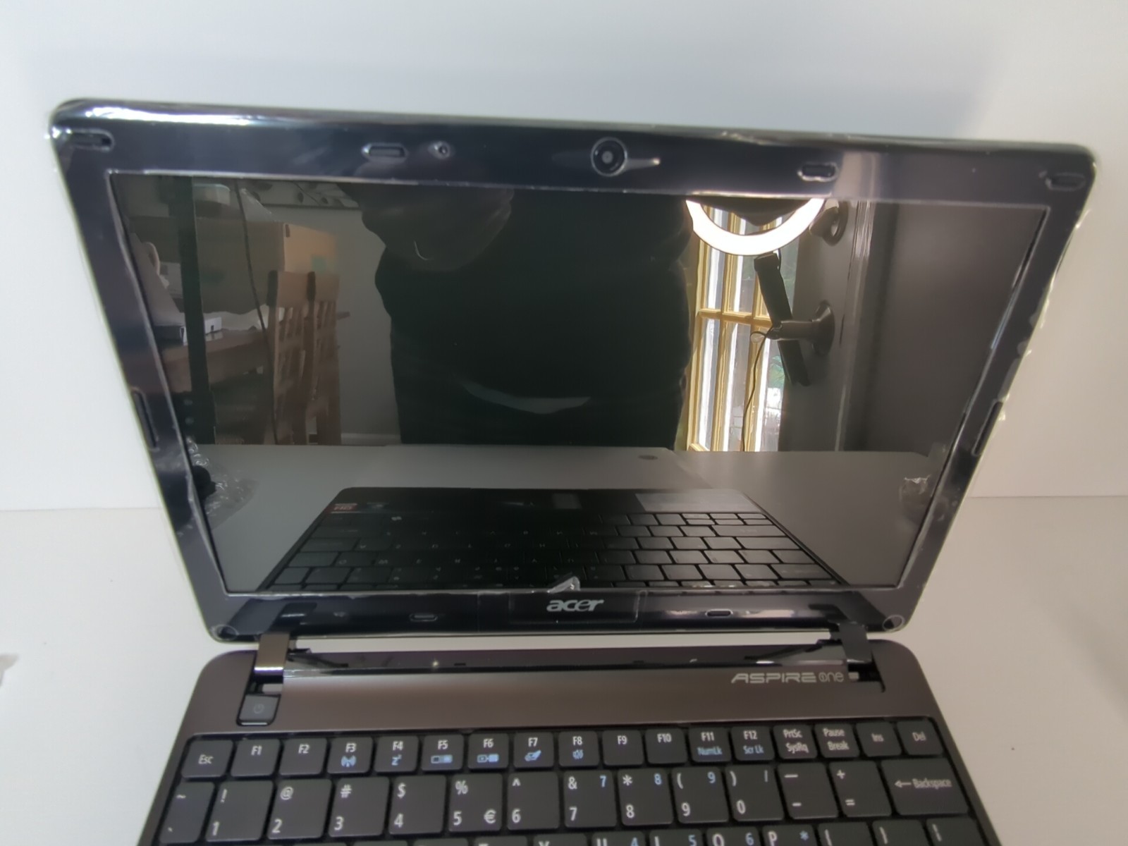 Vintage Acer One 722 11.6″ Windows 7 Netbook Laptop AMD CPU 2GB 320GB HHD
