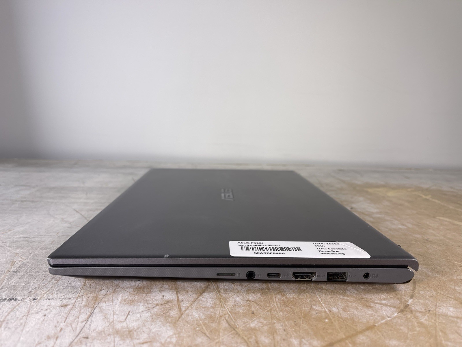 ASUS VIVOBOOK F512J i3-1005G1 @ 1.20 GHz, 12GB RAM, NO HDD/OS