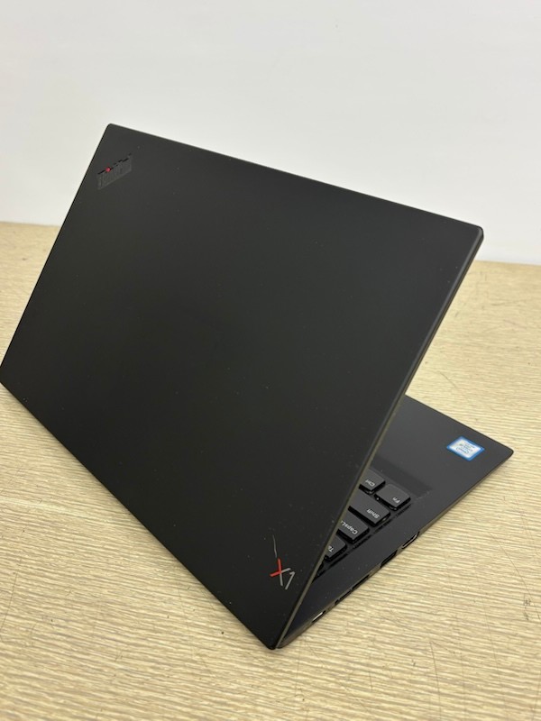 Lenovo ThinkPad X1 Carbon Gen 6 i5-8350U 1.70GHz 8GB 256GB No OS (w/ Issues)