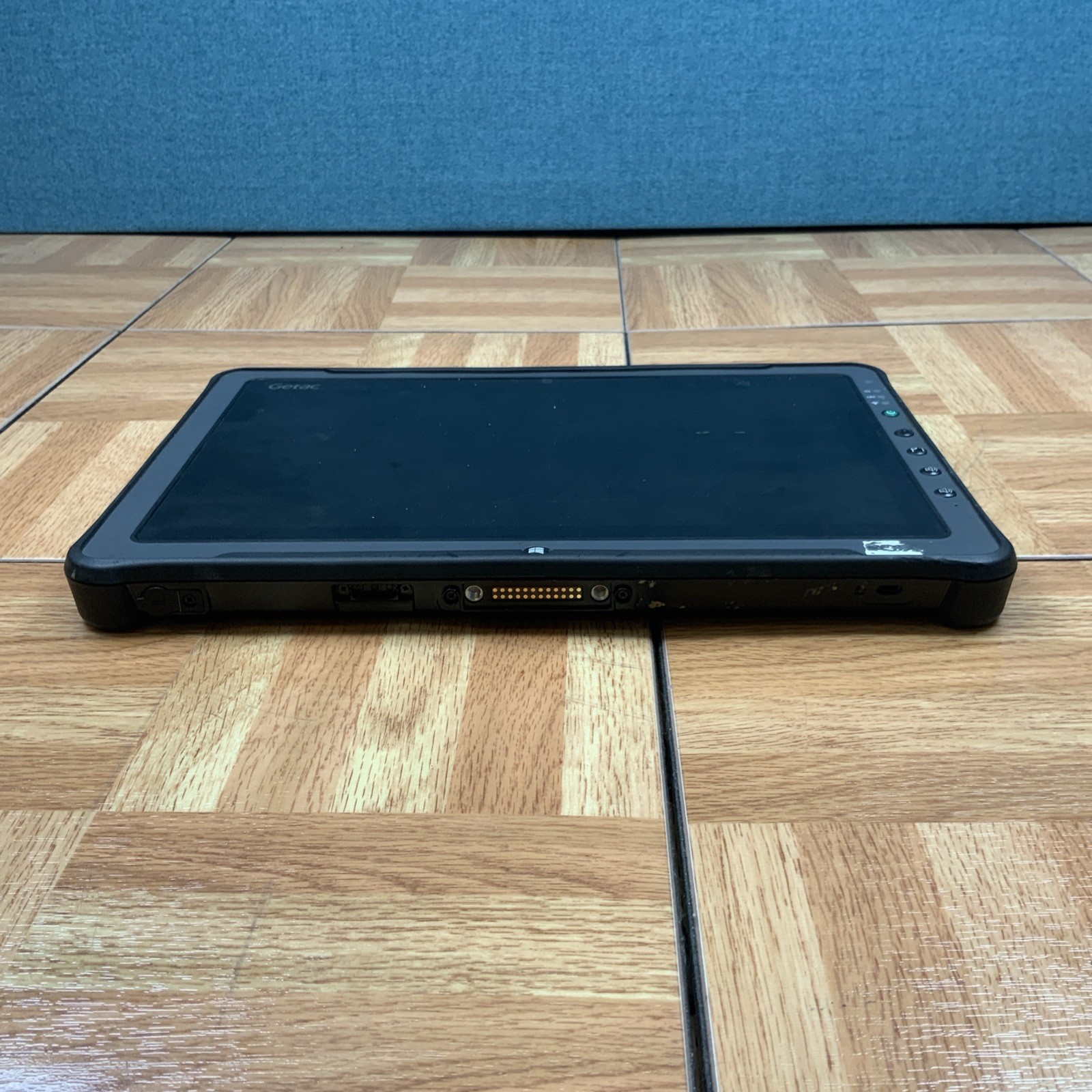 *FOR PARTS* Getac F110 Rugged Tablet — Core i5 No battery/SSD/RAM – BIOS LOCKED