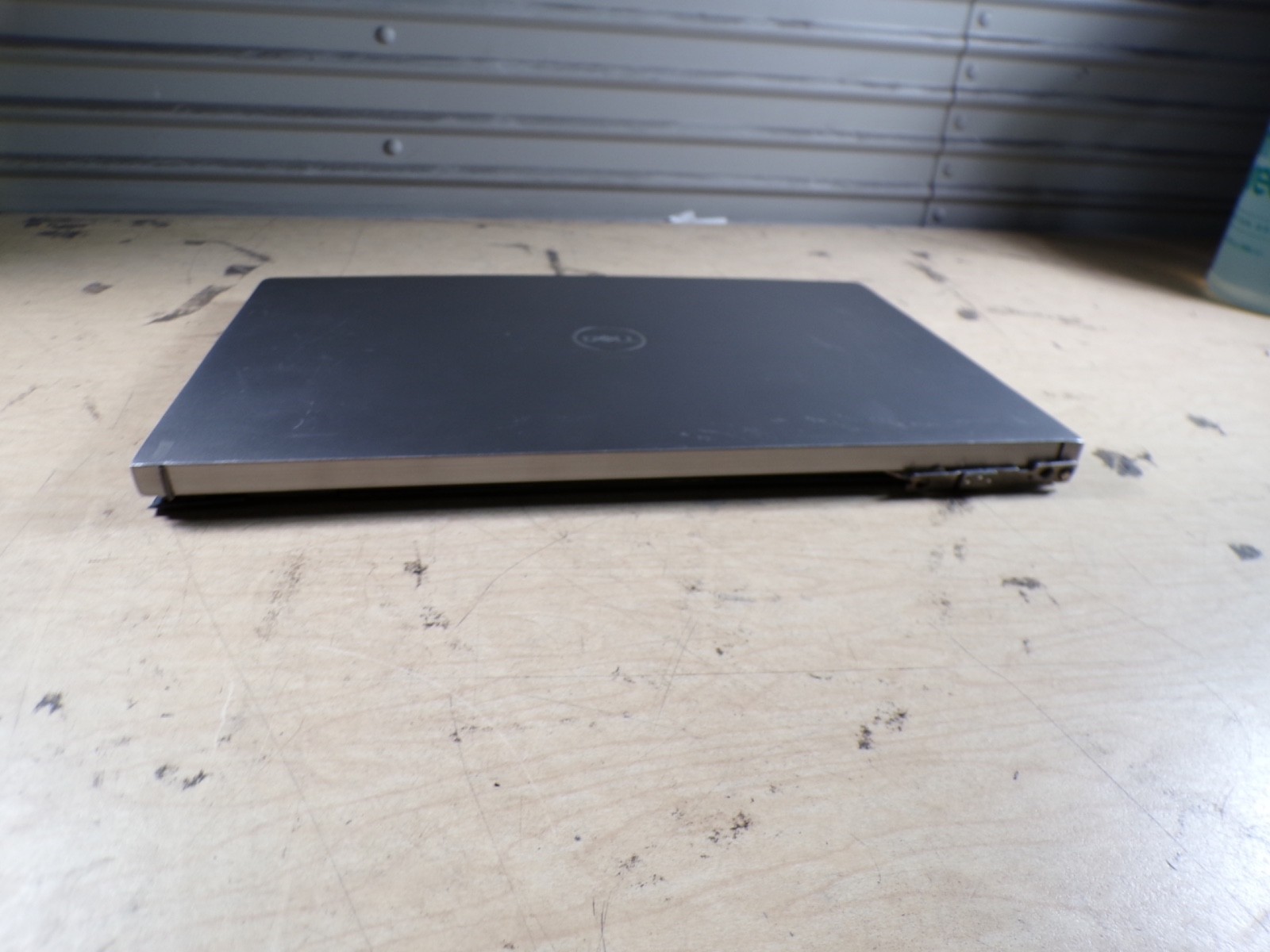 DELL VOSTRO I5 5510 INTEL CORE I5-11320H 8GB RAM **BR0KEN HINGE/ POWER ON BOOT