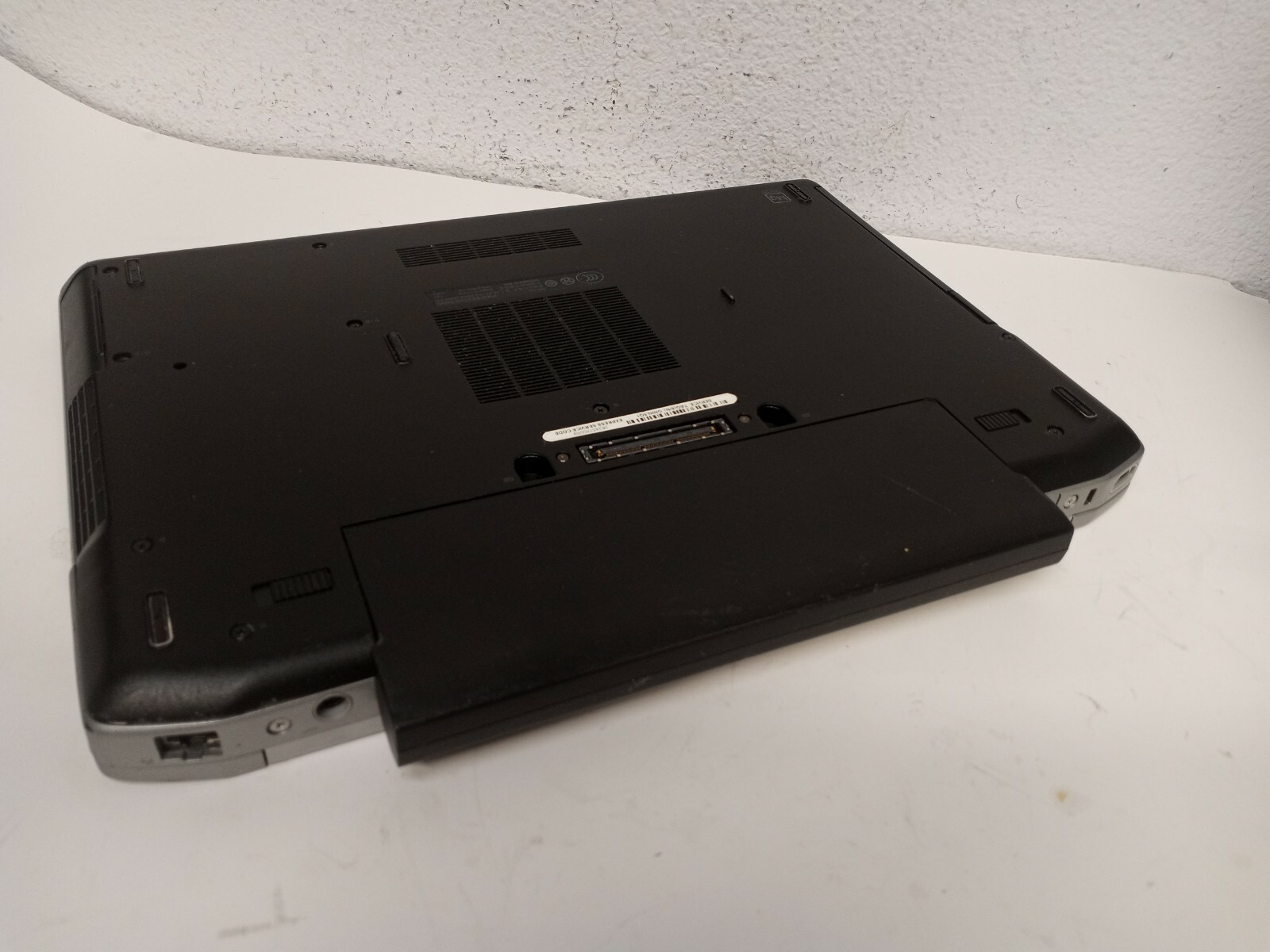 Dell Latitude E6420 14″ Intel Core i5-2410M 2.30GHz 8GB 500GB HDD BT DVD Win10