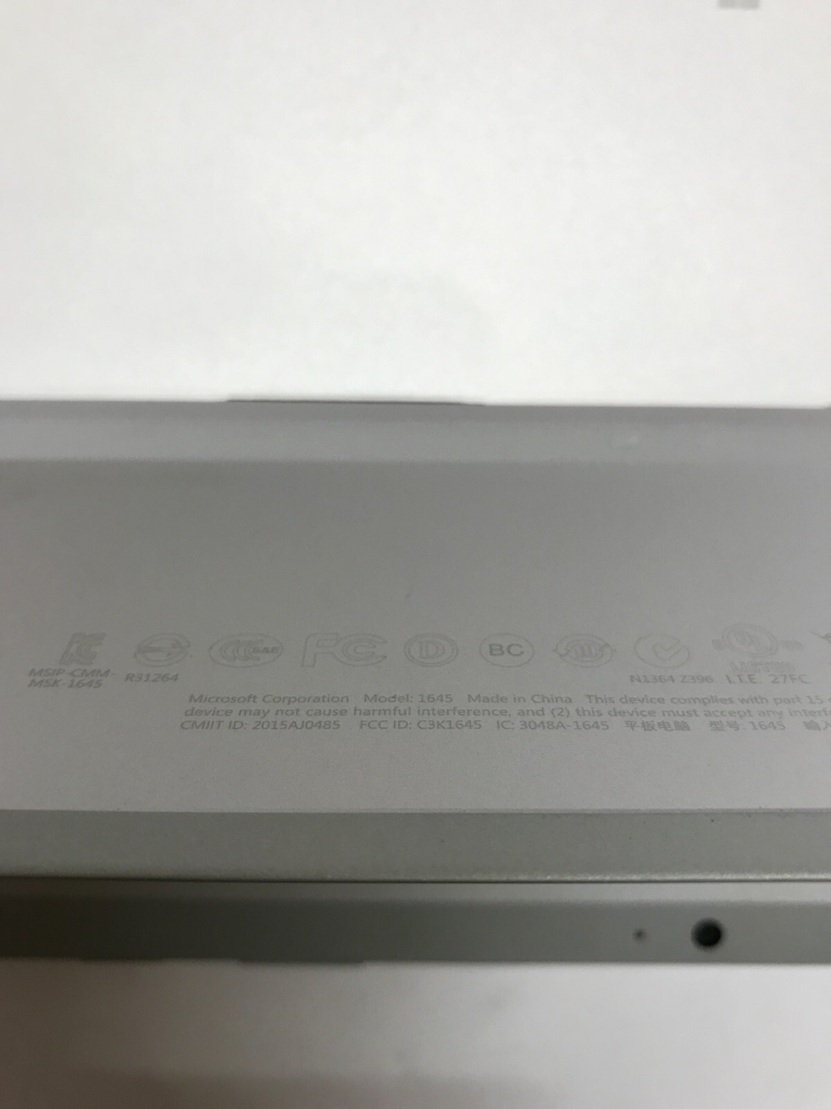 Microsoft Surface 3 1645 10.8″ Intel Atom 4GB RAM 64GB SSD Windows 10 Cracked DW