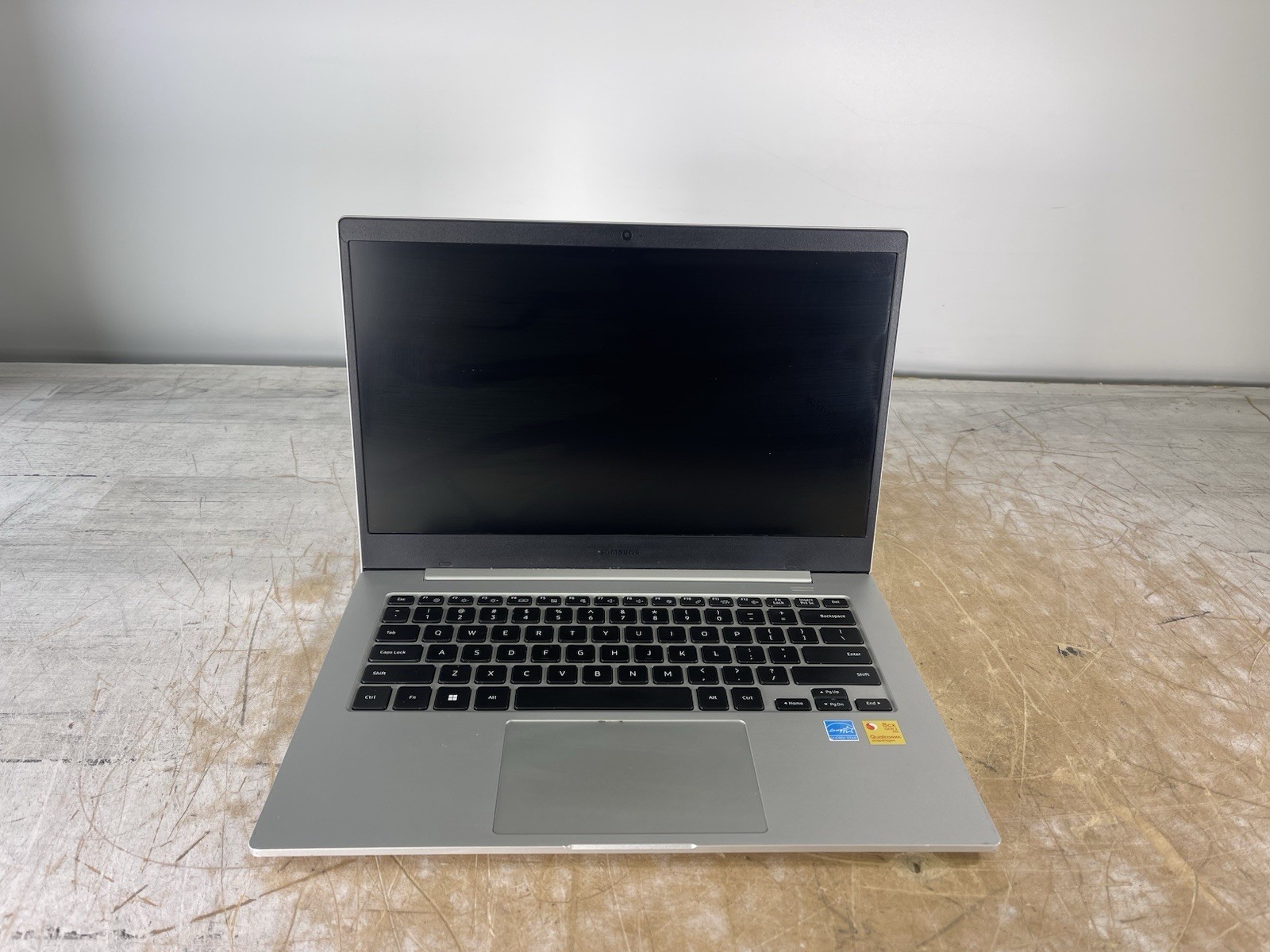 SAMSUNG NP545XLA QUALCOMM SNAPDRAGON 8CX GEN 2 @ 3.5GHz,8GB RAM, 128GB SSD-PARTS