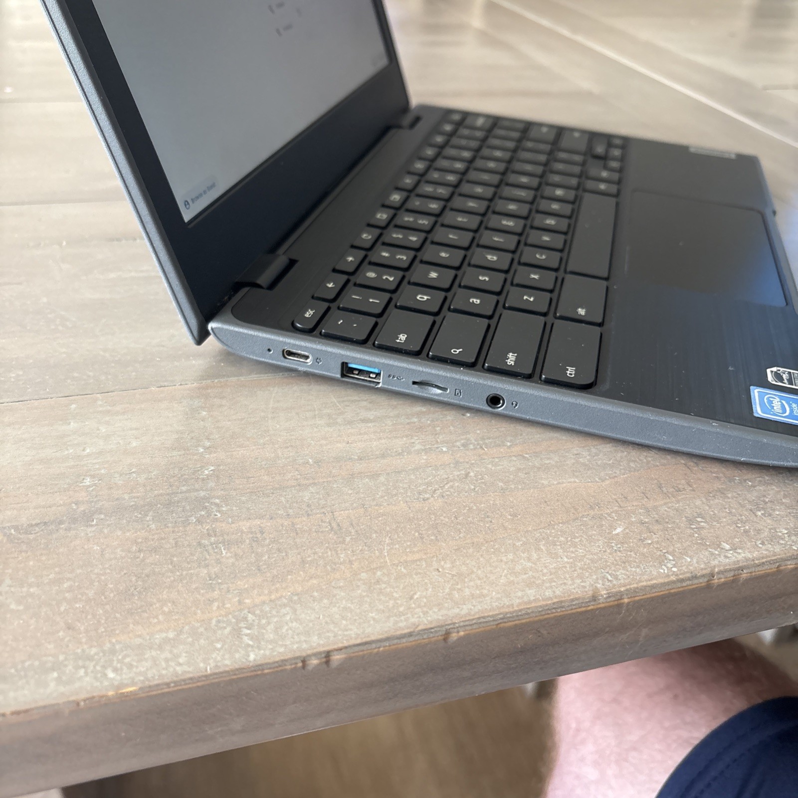 Lenovo 100e Chromebook 2nd Gen AMD 4GB RAM 32GB eMMC 11.6″