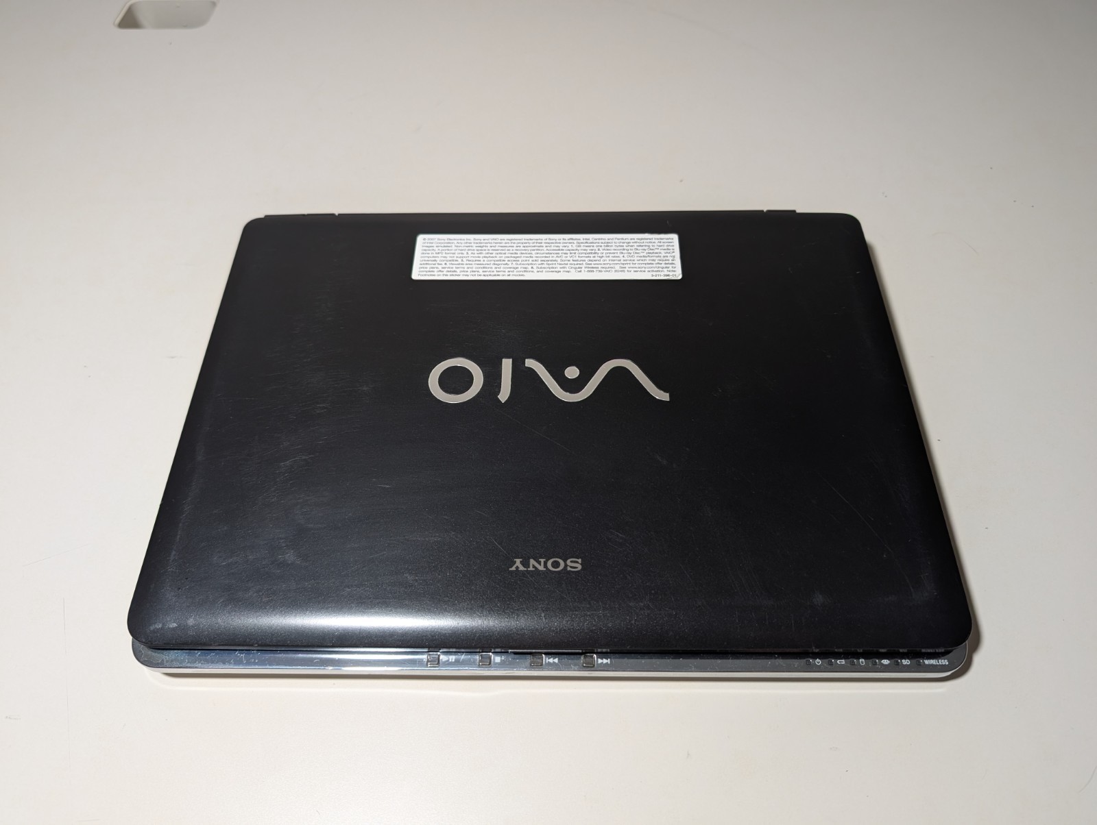 14″ Sony Vaio VGN | C2D T9300 4GB RAM 128GB SSD | DVD Win Vista 32-Bit