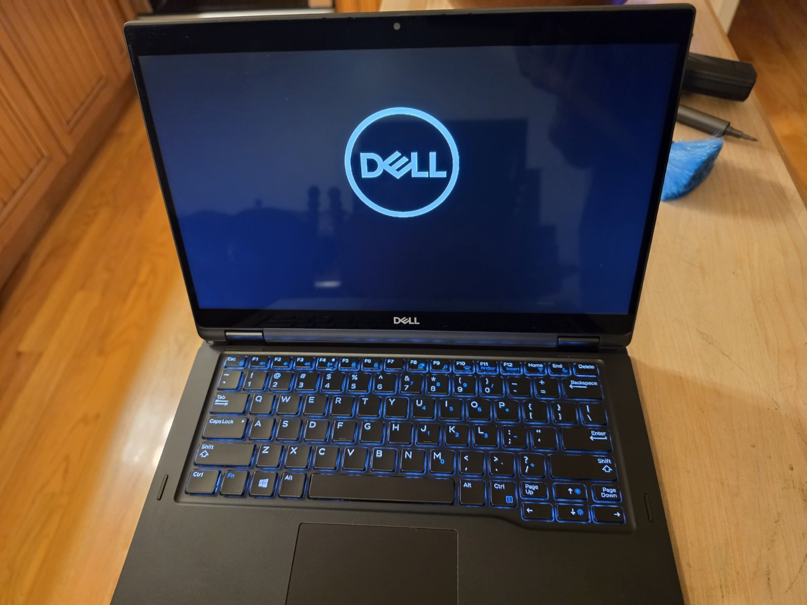 Dell Latitude 7390 2-in-1 Touchscreen Laptop 8th Gen Core I5 1 Tb M.2 16 Gb Ram