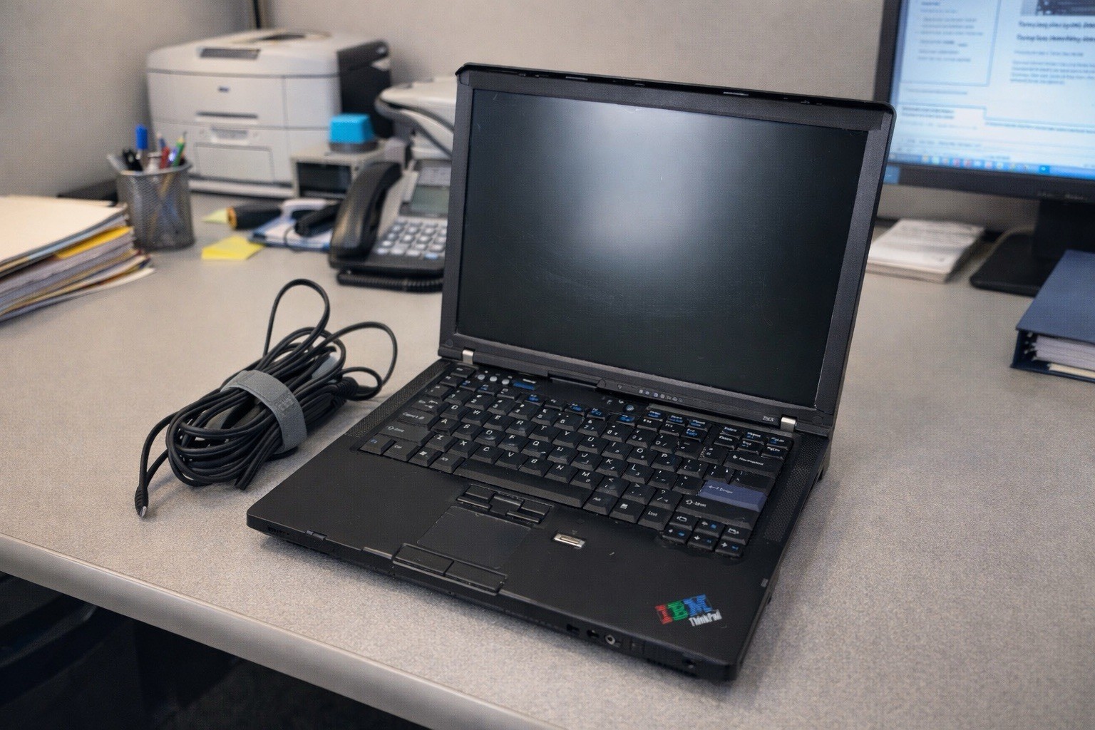 🍊 Vintage IBM Lenovo 14.1″ T60 Thinkpad T2400@1.83GHz 2GB RAM 60GB Windows XP