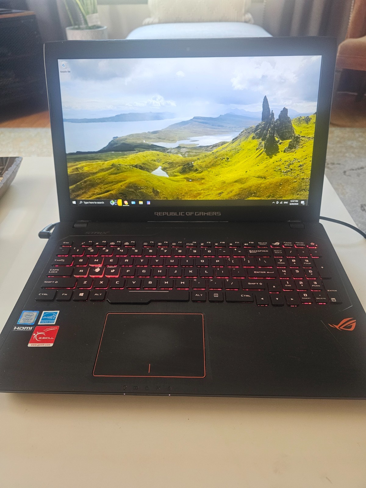 ASUS ROG Gaming Laptop Strix GL553 15.6″ – Intel Core i7 – GTX 1050 Ti 256GB SSD