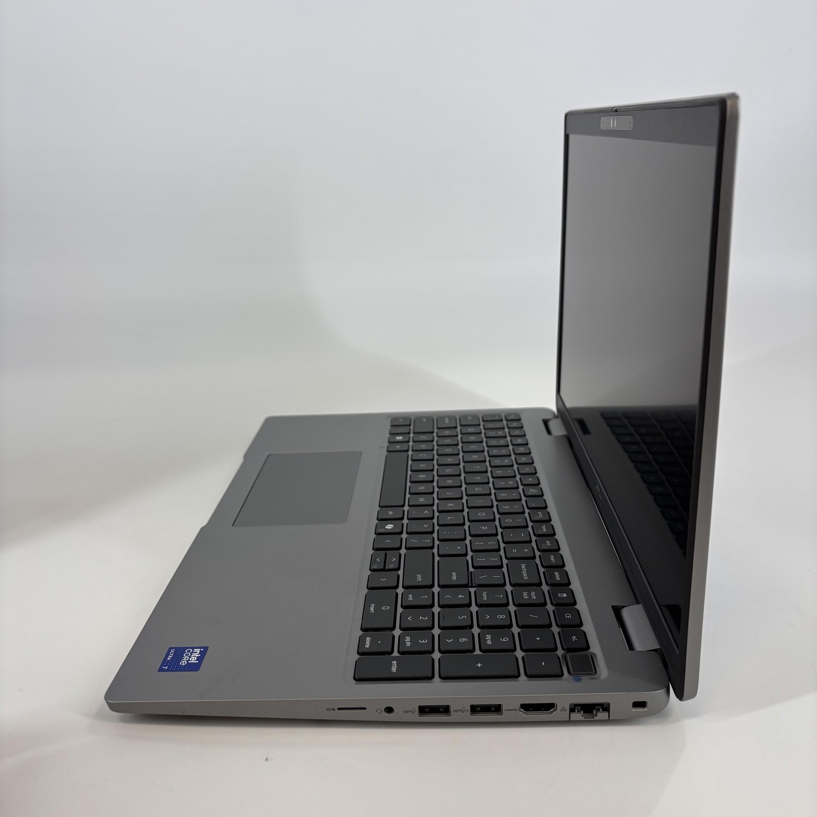 Dell Precision 3590 15.6″ FHD Intel 16 Core Ultra 7 155H 64GB 2TB SSD Excellent