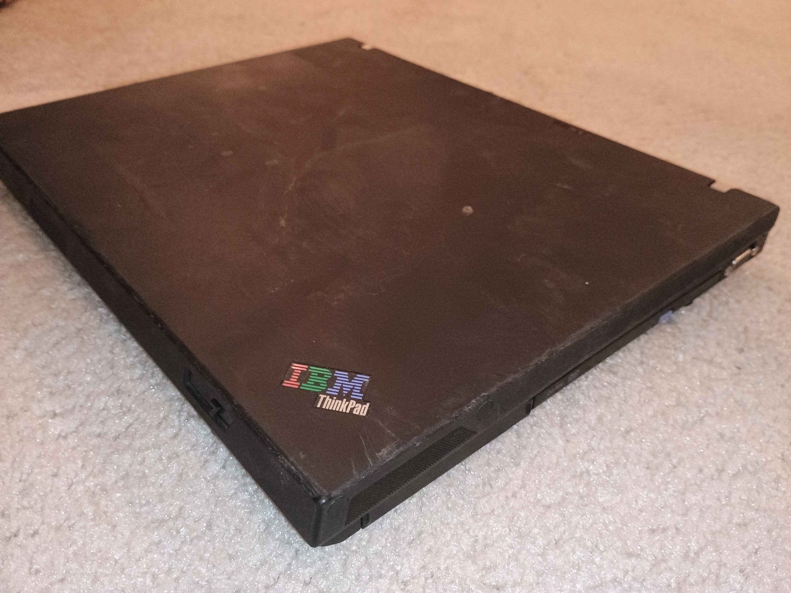 Vintage Retro IBM thinkpad T43 Windows XP Pentium M Laptop