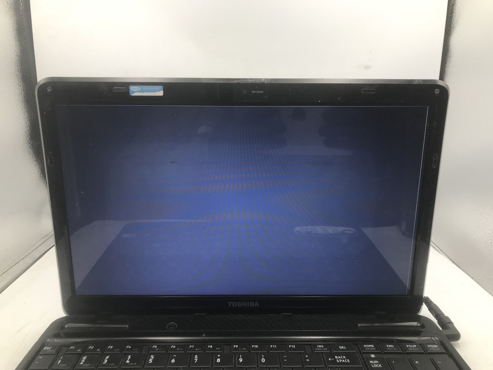 TOSHIBA SATELLITE L655 S5103 -FOR PARTS/BAD LCD- INTEL I3 370M – NO RAM -READ-BB