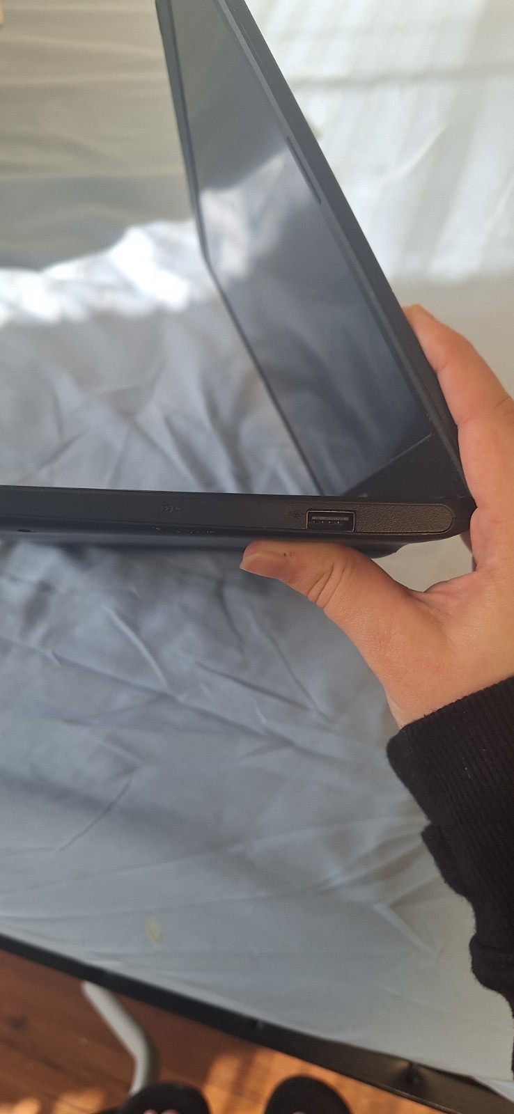 ASUS Vivobook Laptop E410K, Extremely Good Condition, with Original Charger