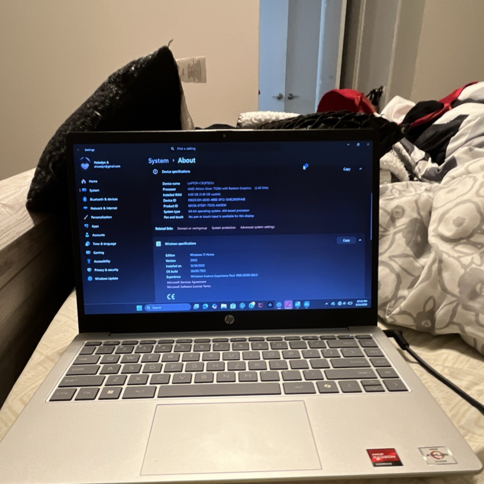 HP Laptop 14-em0xxx AMD Athlon Silver 7120U 4GB 119GB SSD 14″ Win11 Silver