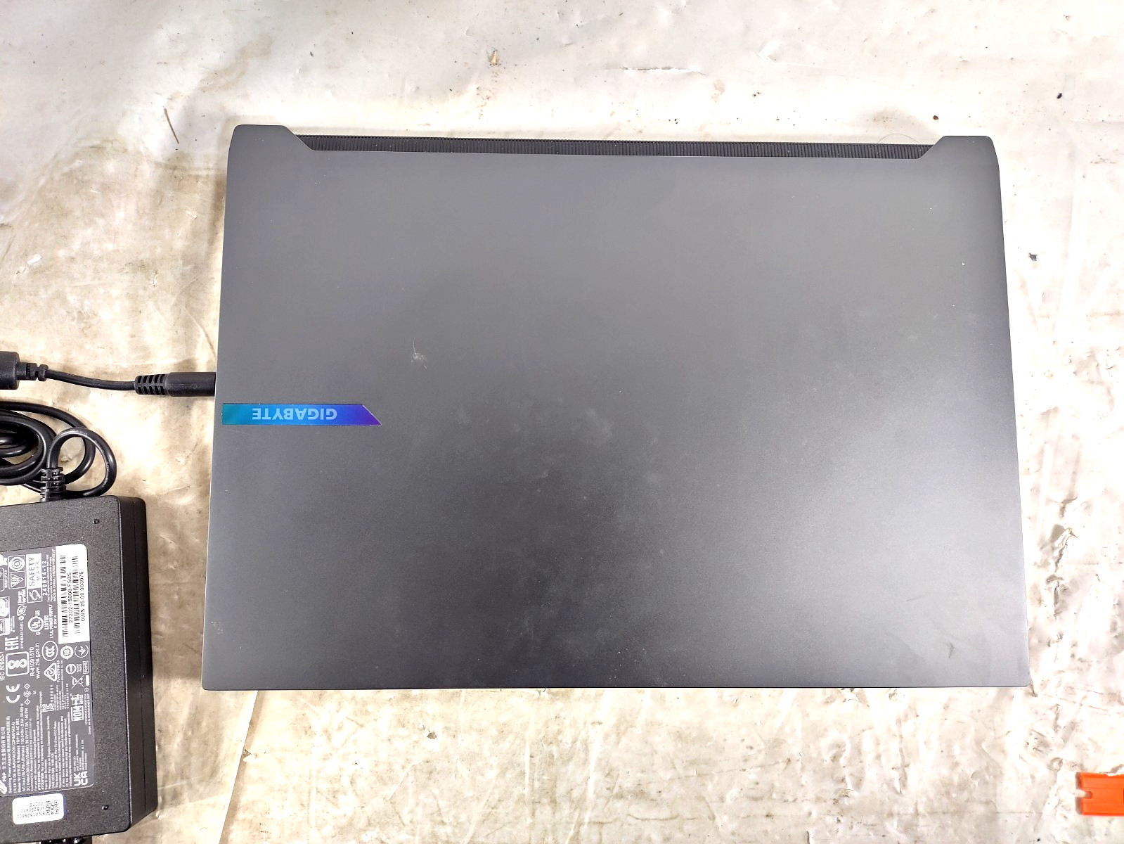 Gigabyte Aero X16 Copilot+ 16″ Ryzen AI 7 350 16GB DDR5 1TB SSD Radeon 860M 8GB